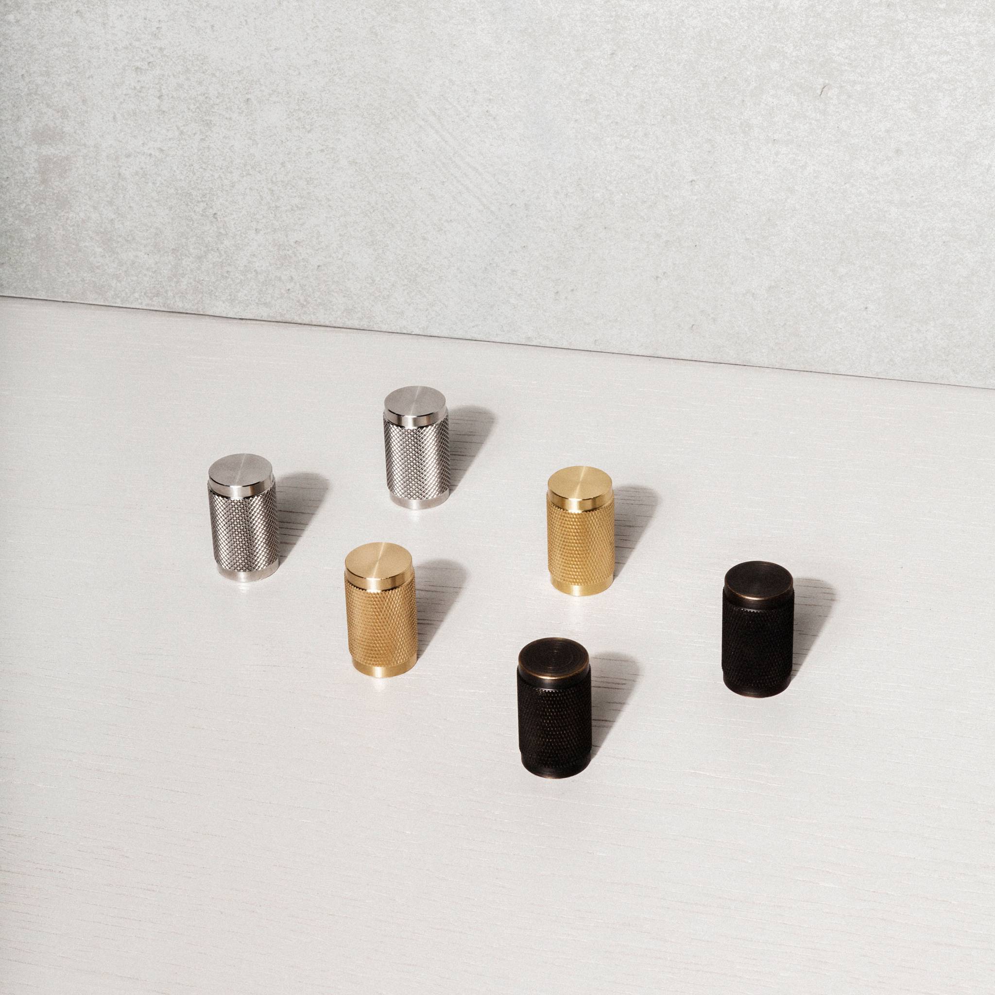 FURNITURE KNOB / CROSS