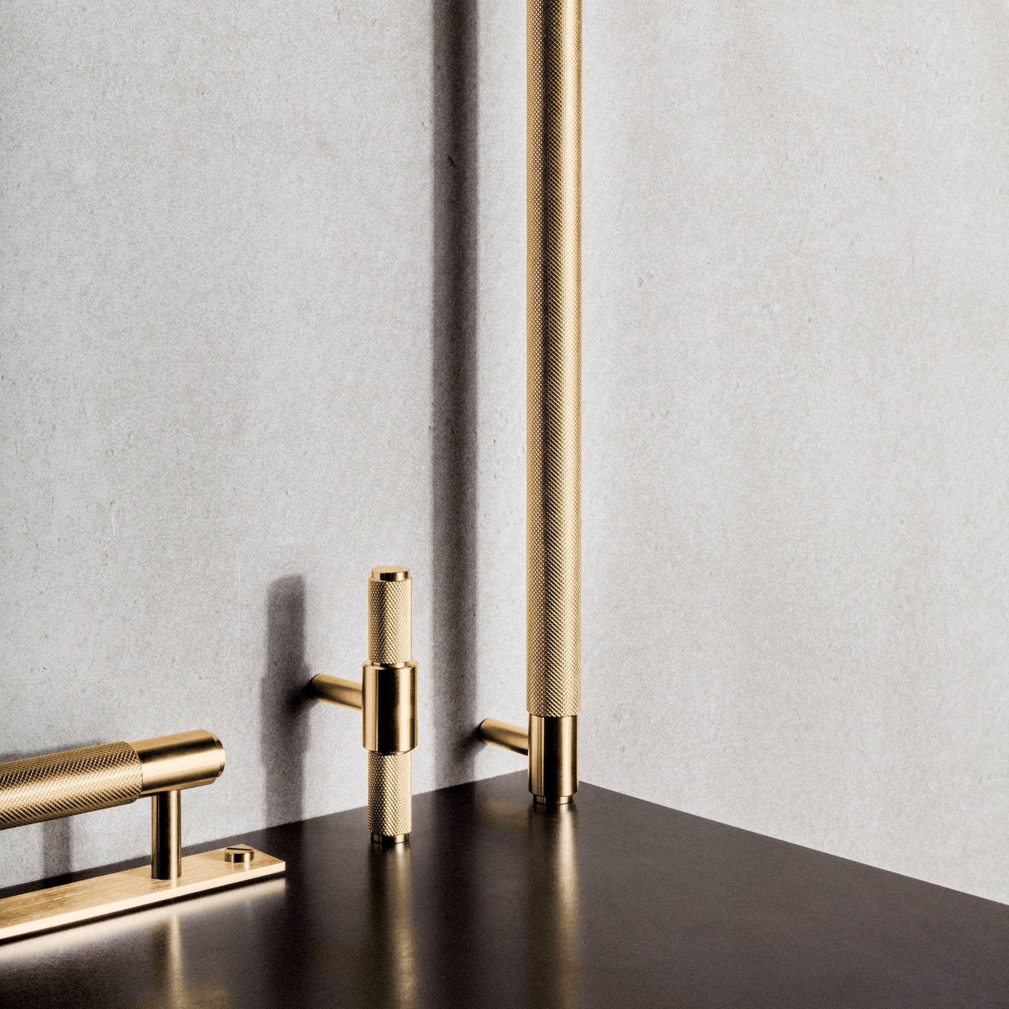 FURNITURE KNOB / CROSS