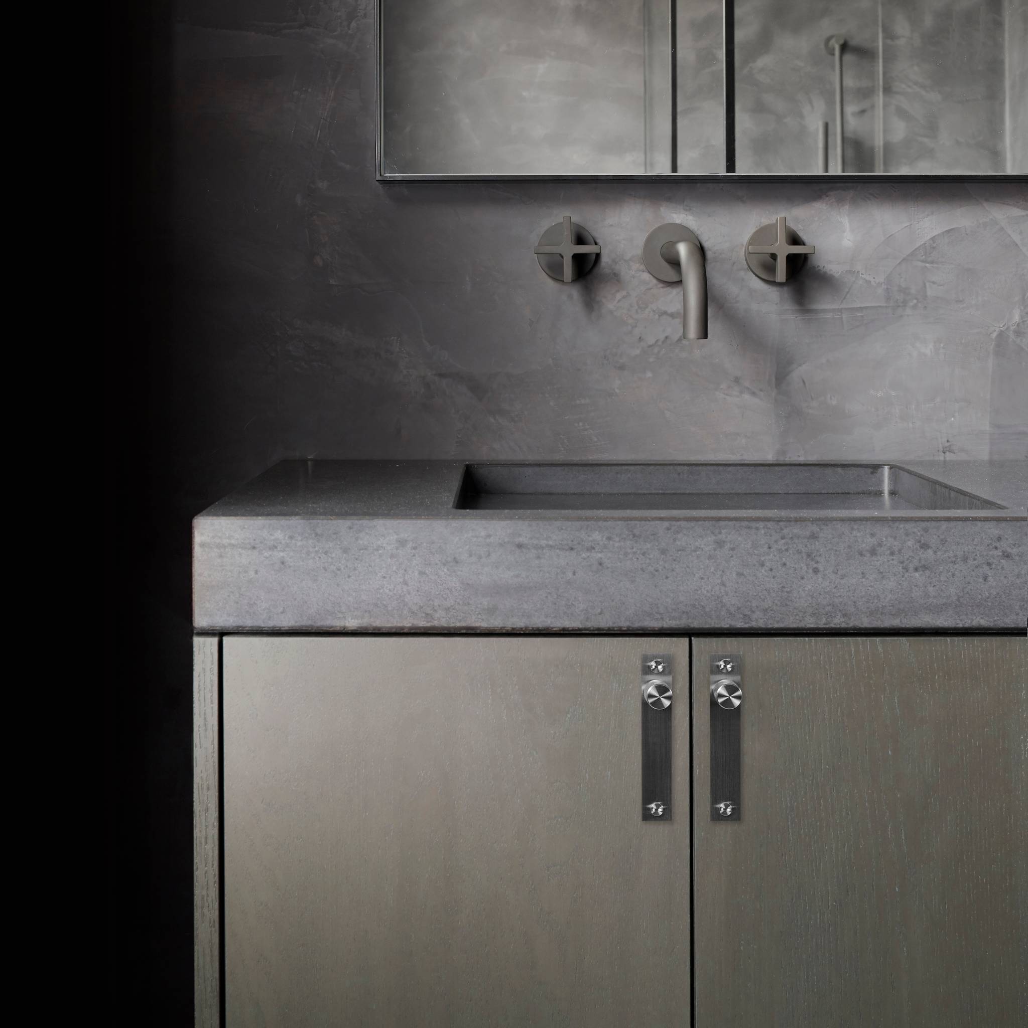 FURNITURE KNOB / PLATE / CROSS