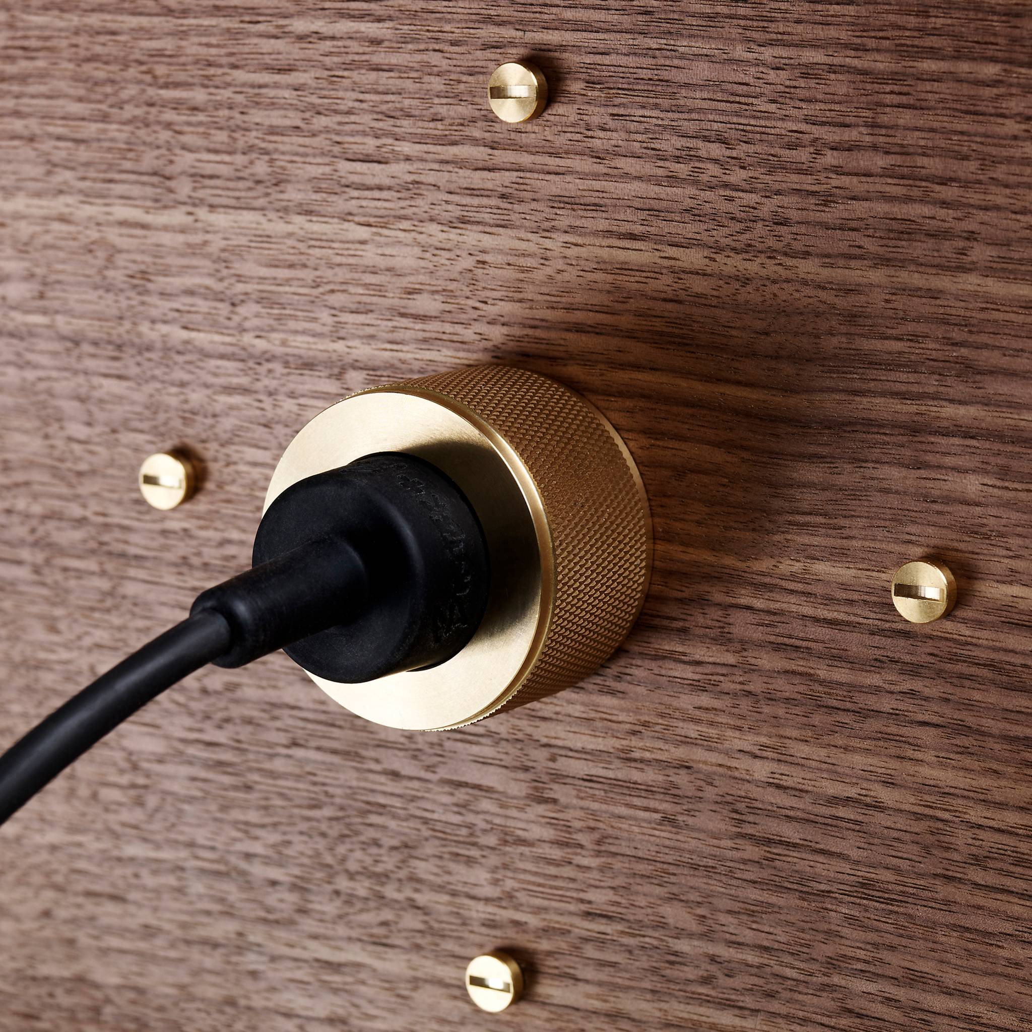 THE ROCKSTAR / AMERICAN WALNUT / UK