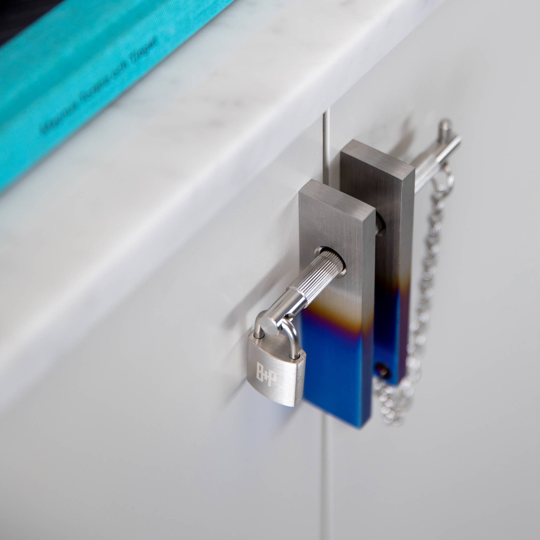 PRECIOUS BAR / LINEAR