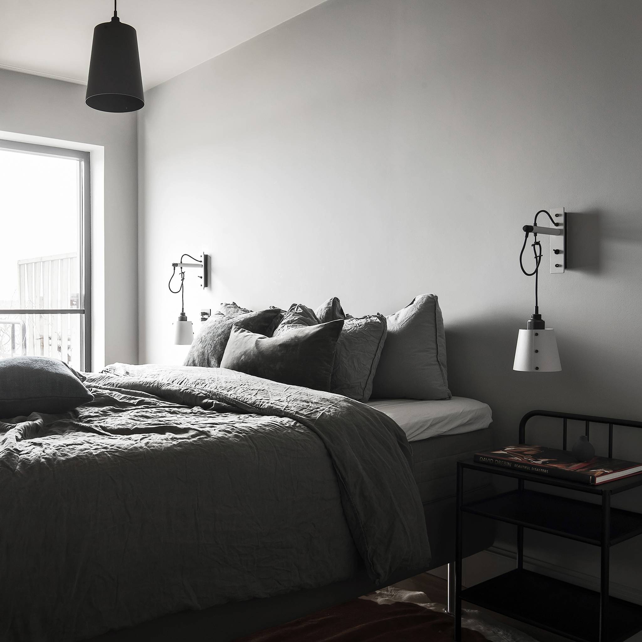 HOOKED WALL / CROSS / NUDE / STONE