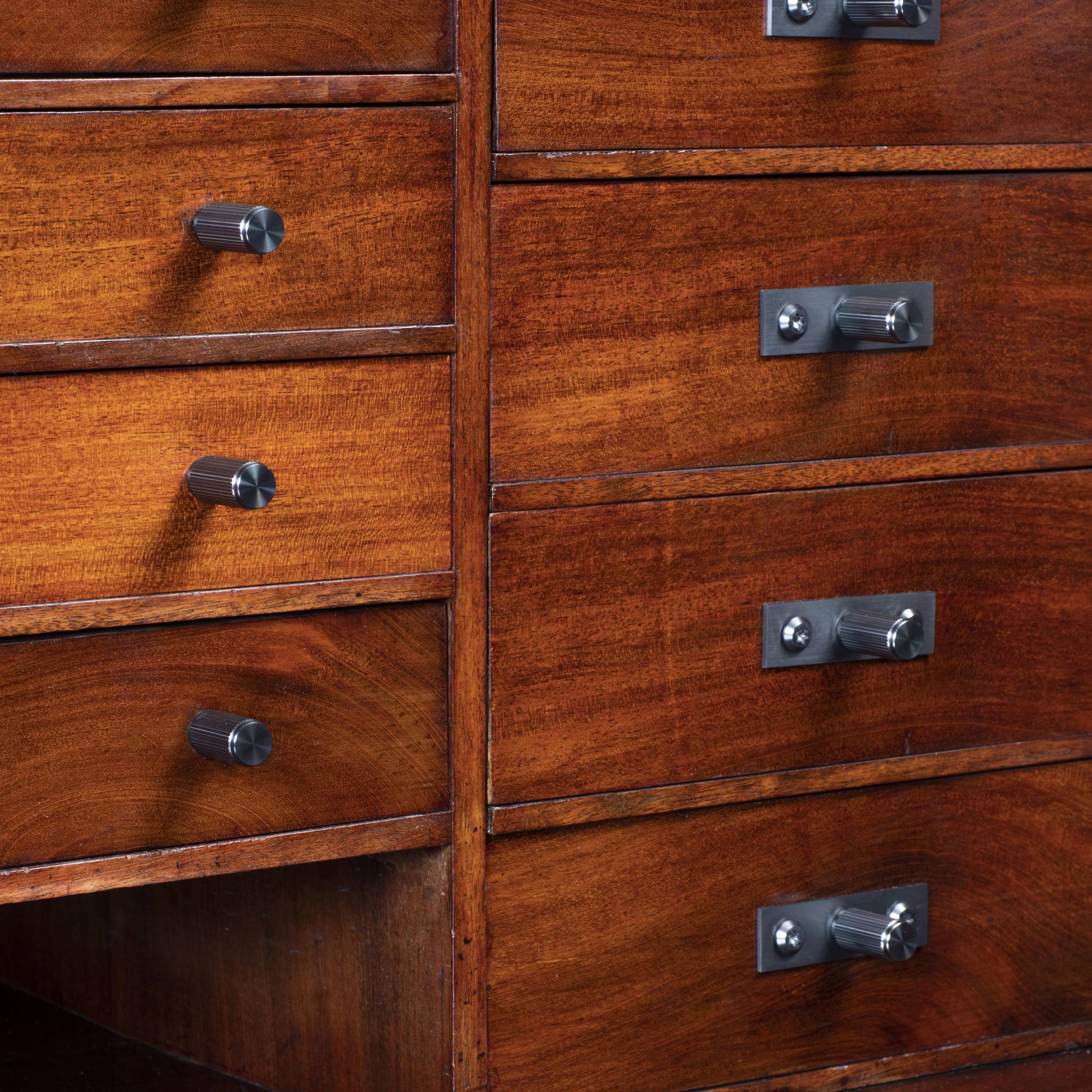 FURNITURE KNOB / PLATE / LINEAR