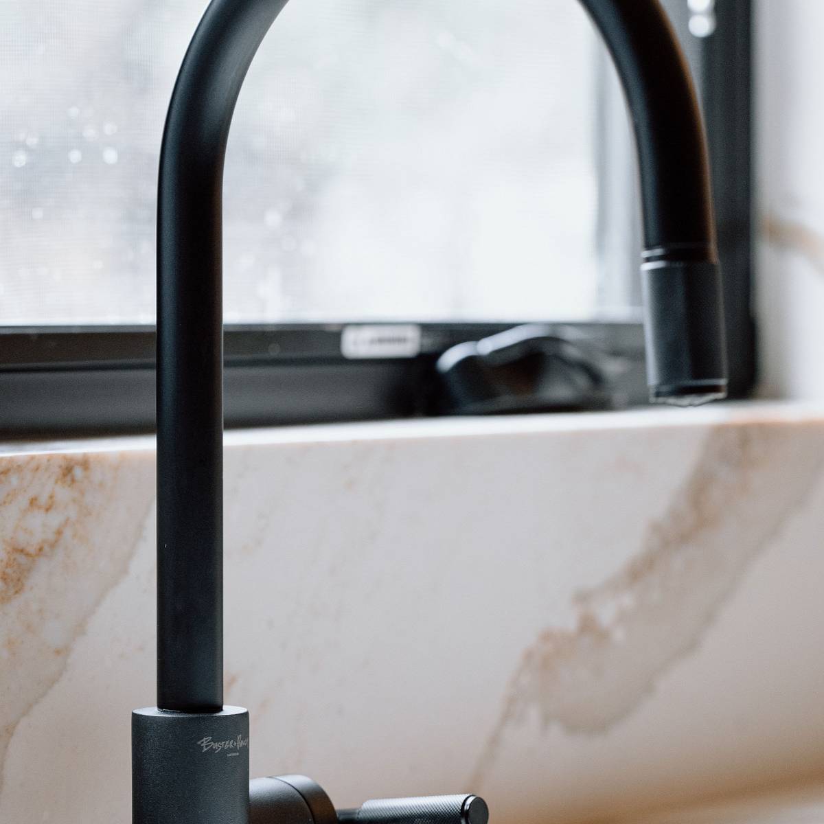 EU KITCHEN TAP / PULL-OUT MIXER / LINEAR