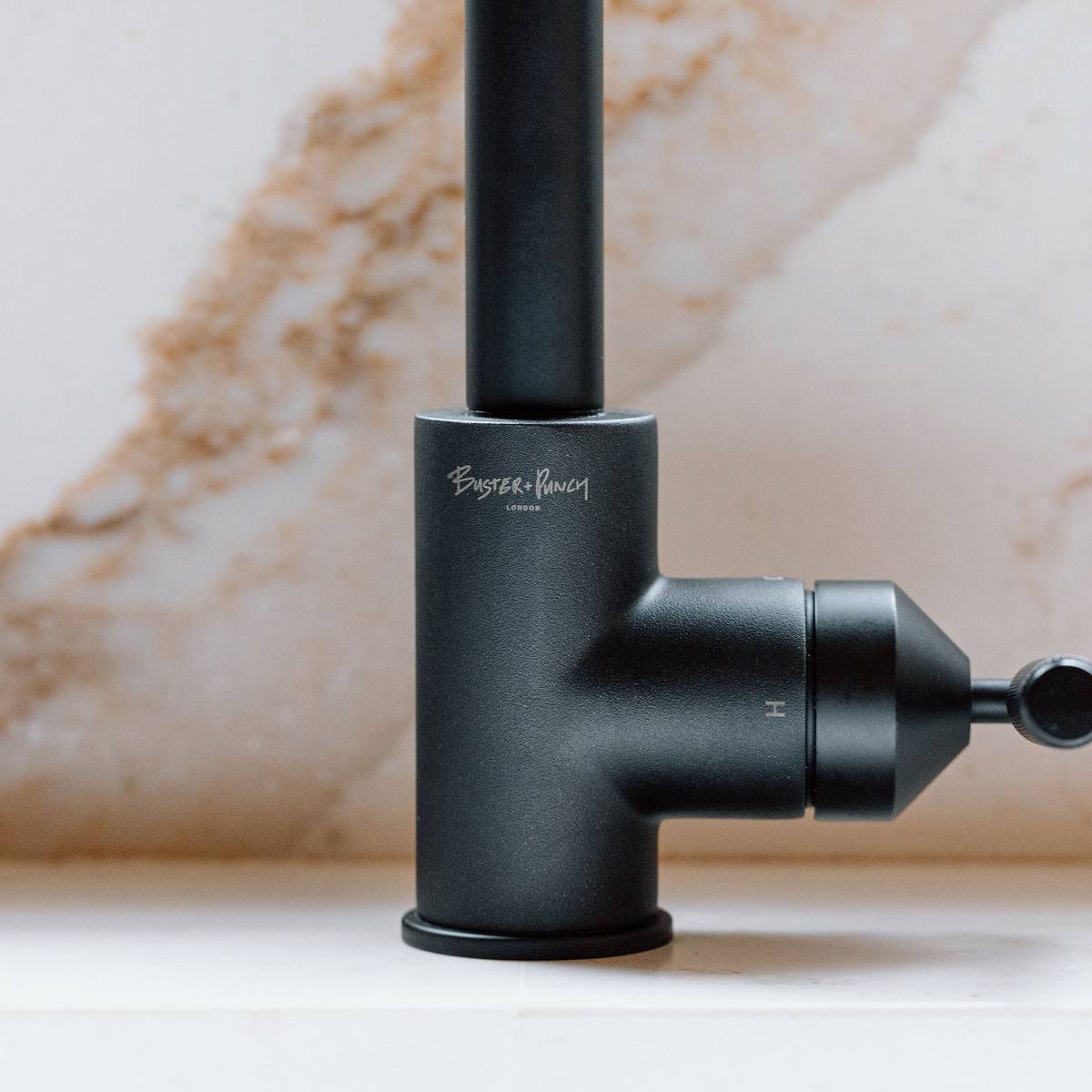 EU KITCHEN TAP / PULL-OUT MIXER / LINEAR