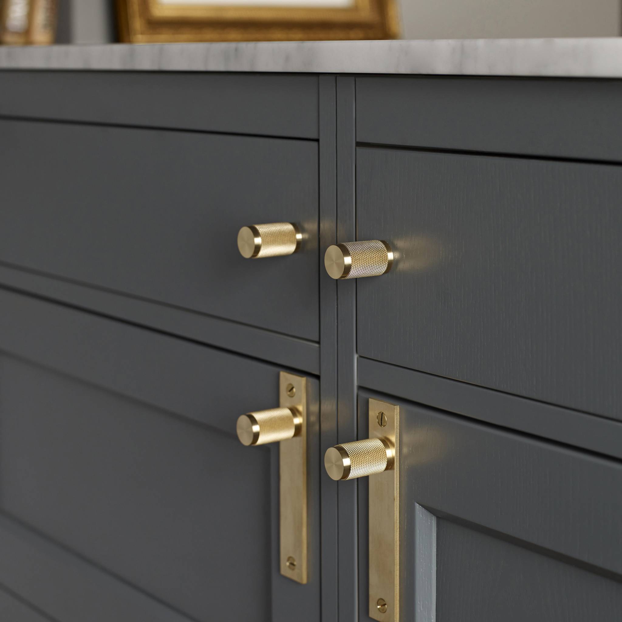 FURNITURE KNOB / CROSS