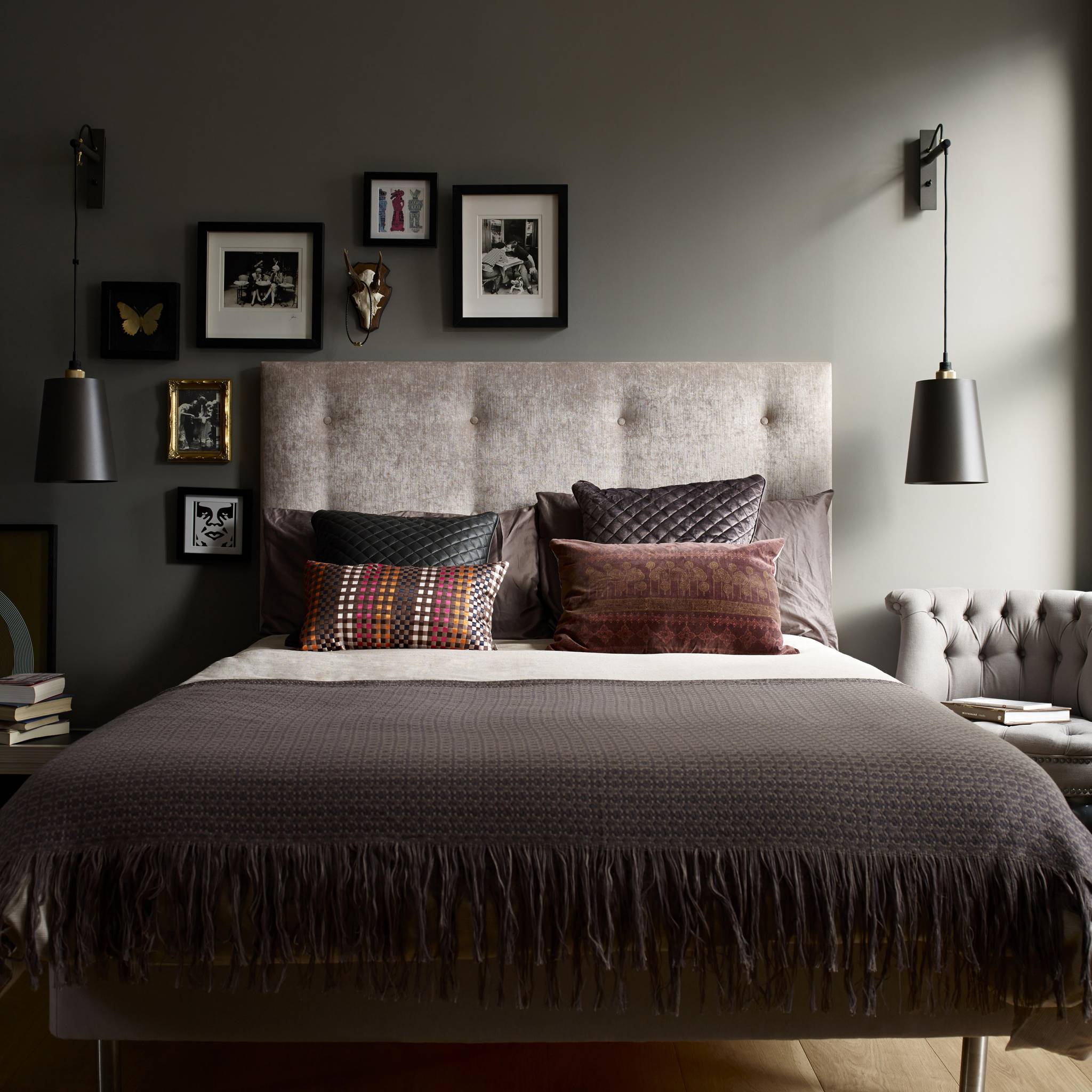 HOOKED WALL / CROSS / LARGE / GRAPHITE