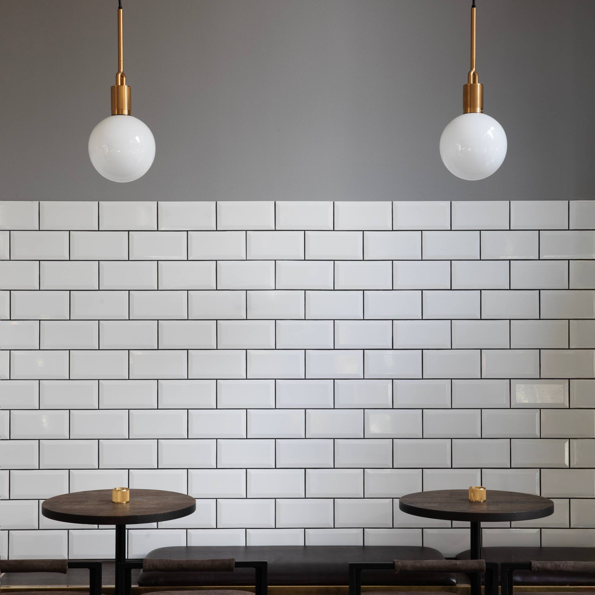 FORKED PENDANT / LINEAR / GLOBE / OPAL / MEDIUM