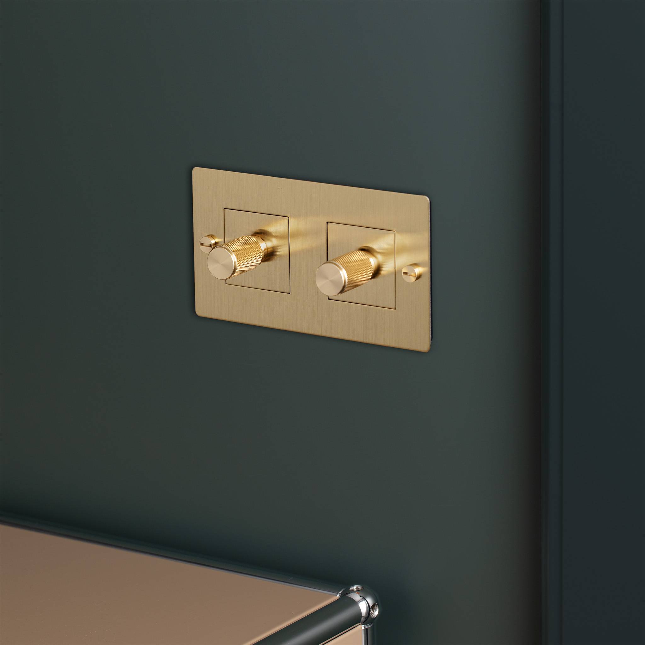 2G WALL PLATE / HORIZONTAL / WITH INFILLS / WITHOUT LOGO