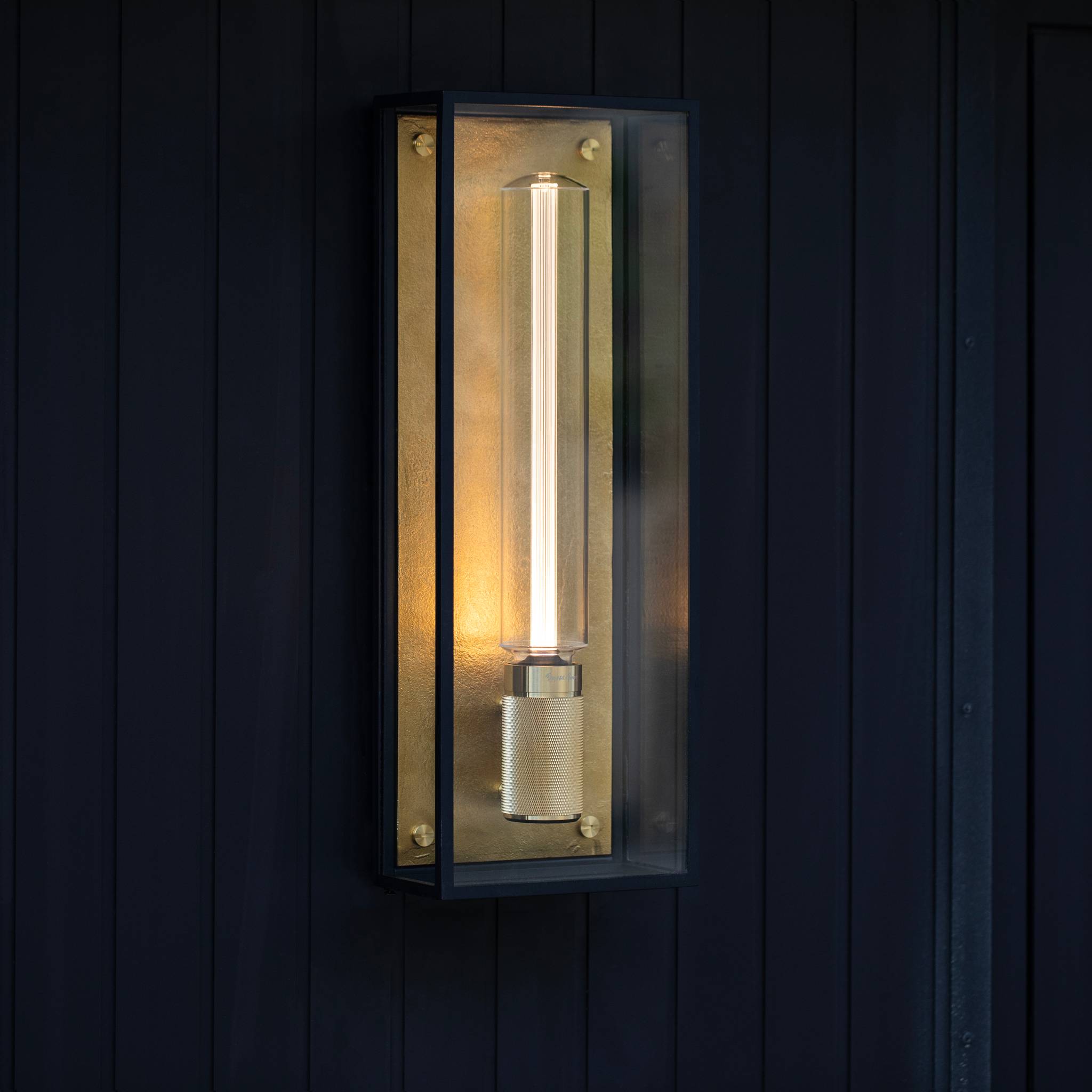 CAGED WET / WALL / CROSS / LARGE