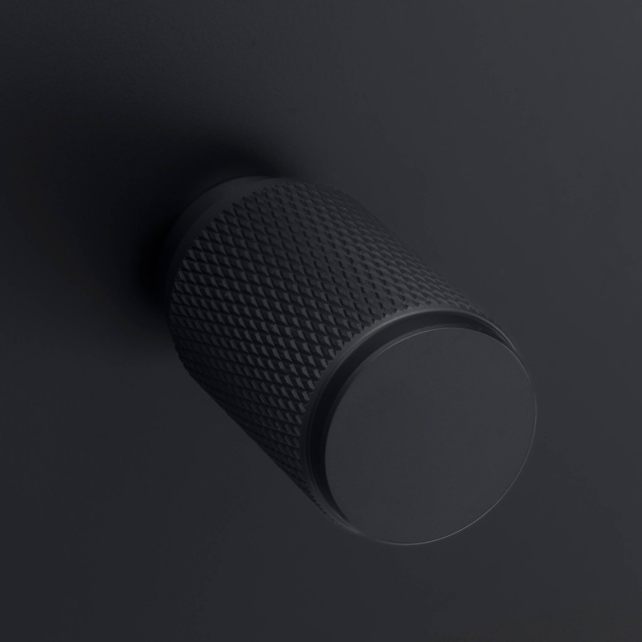 #Finish_BLACK