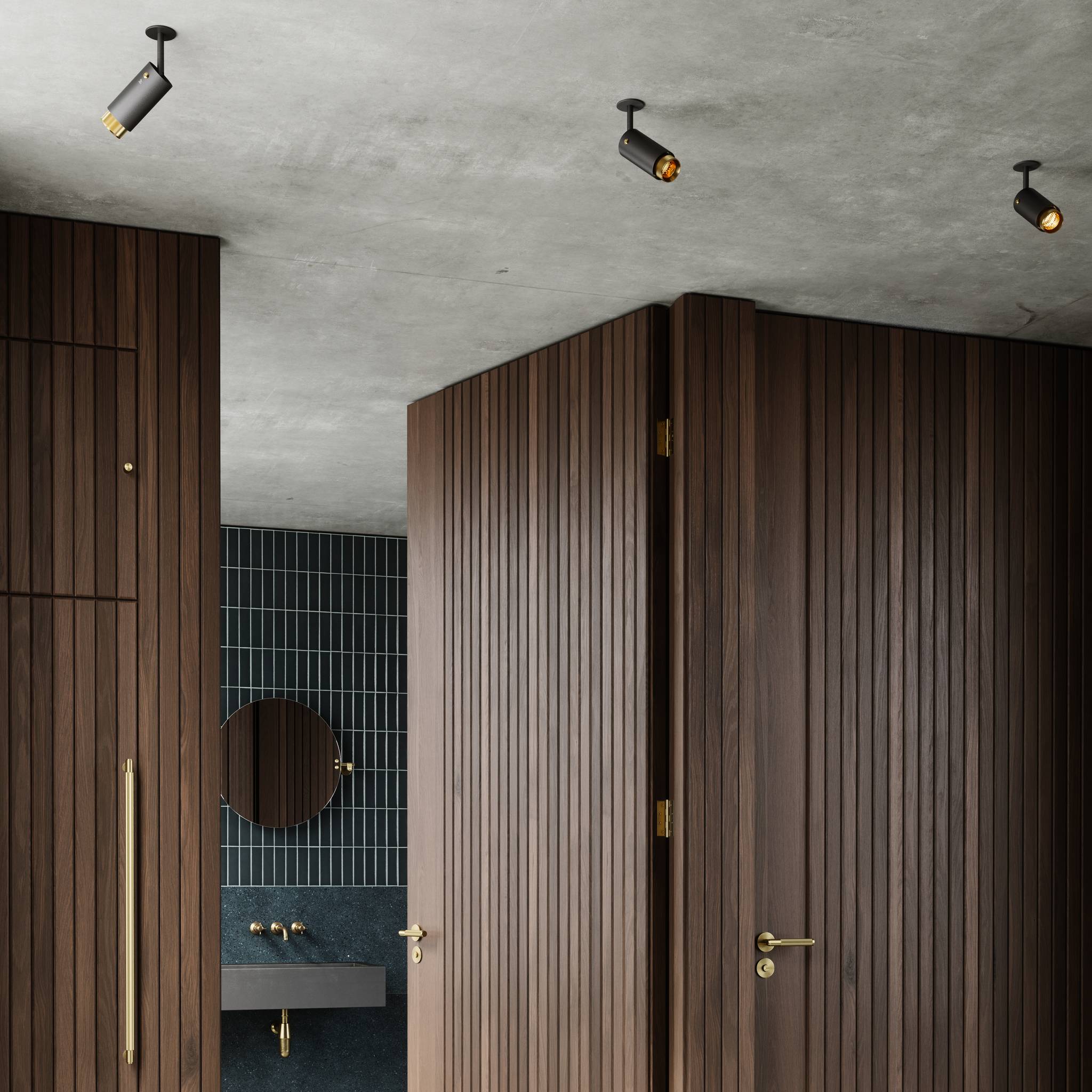 EXHAUST SPOT / CROSS / GRAPHITE