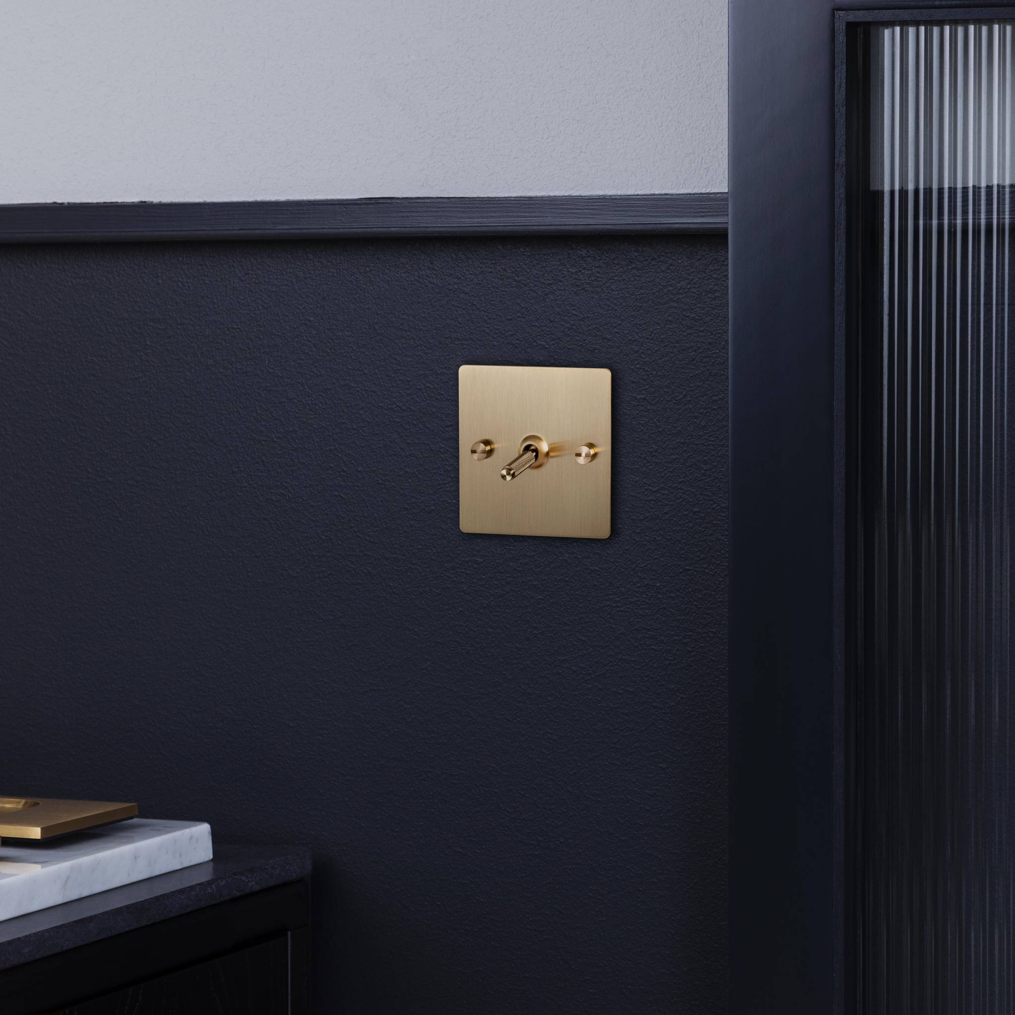 1G TOGGLE / CROSS / BRASS