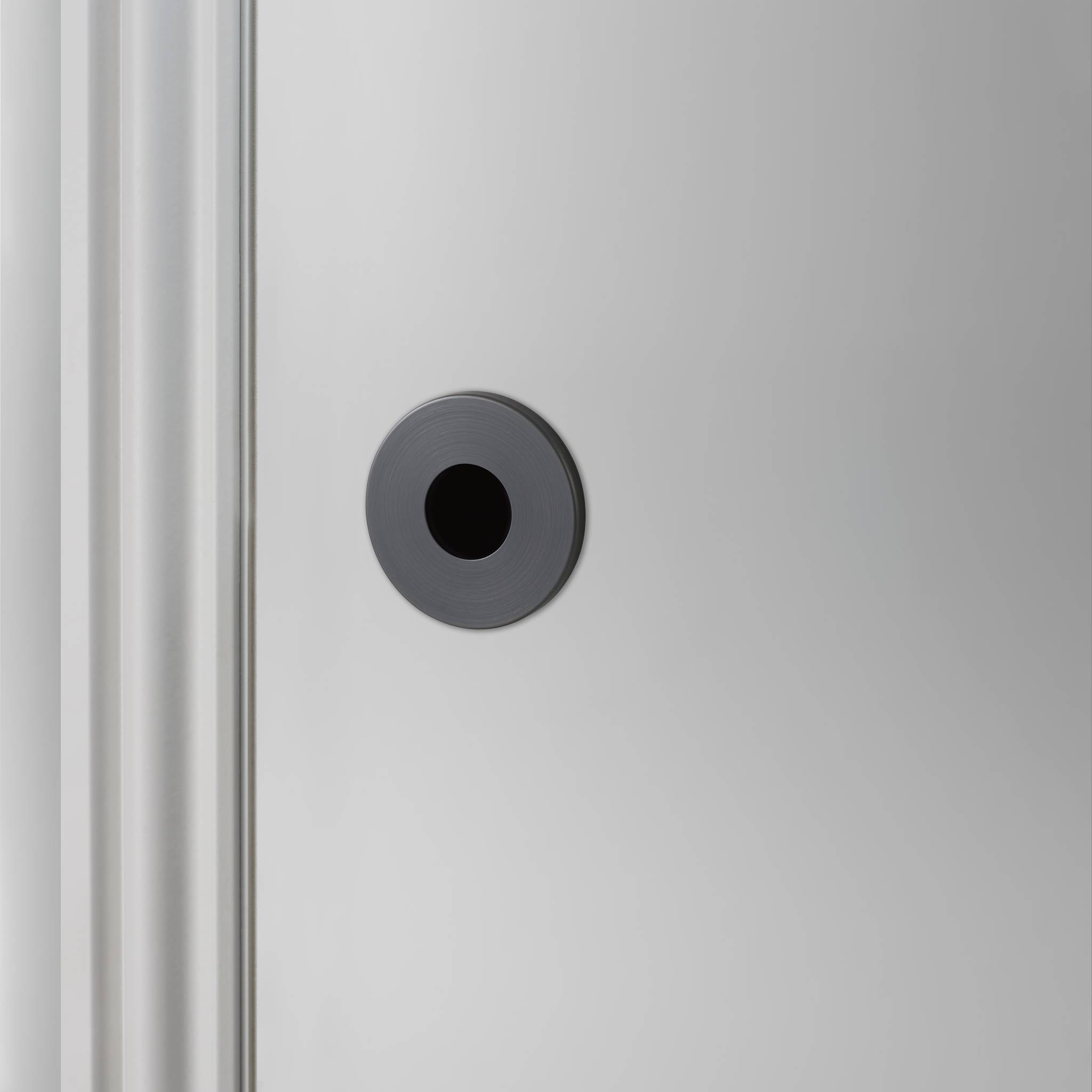 ESCUTCHEON PLATE / SWISS