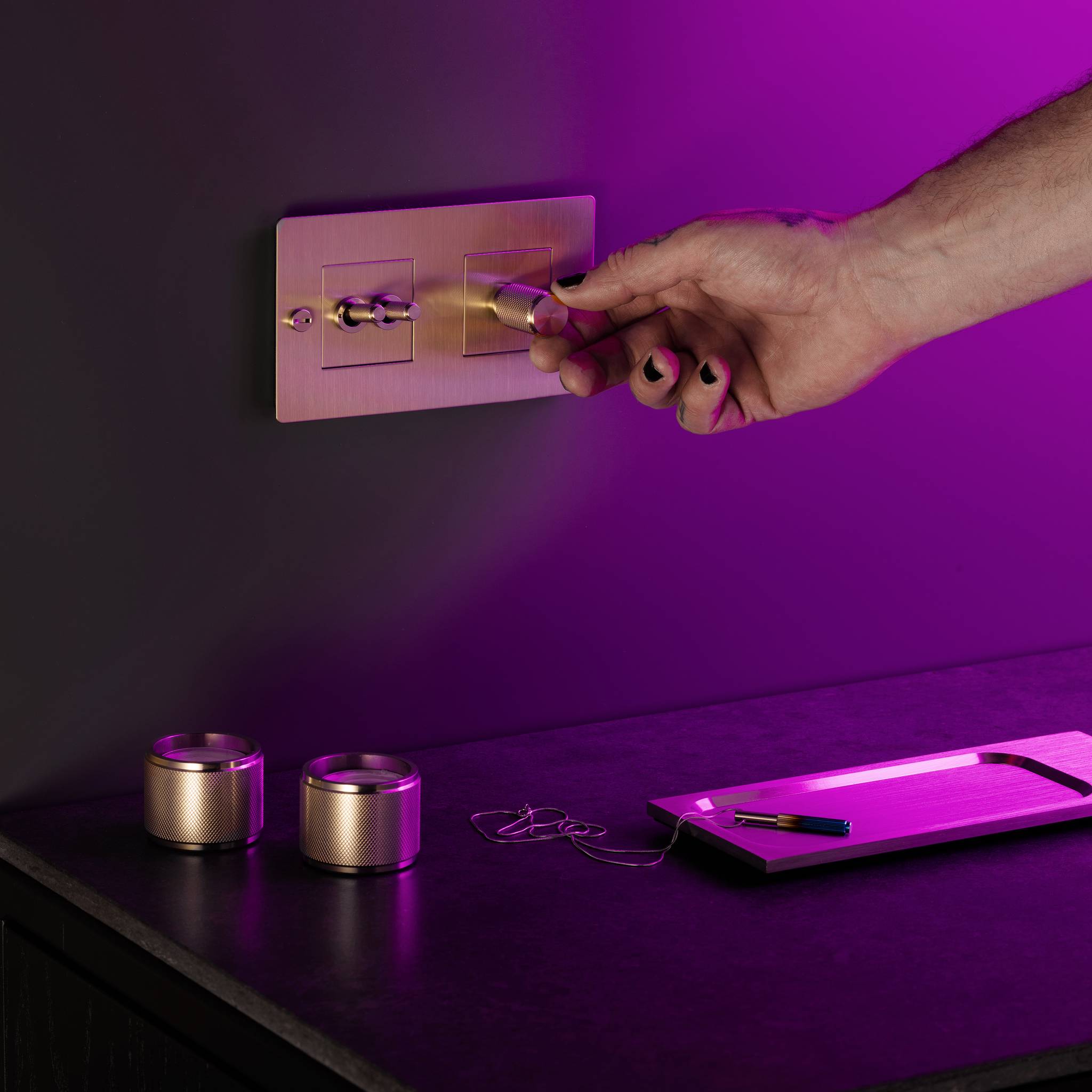 1G DIMMER / 100W LED / 2 WAY / CROSS