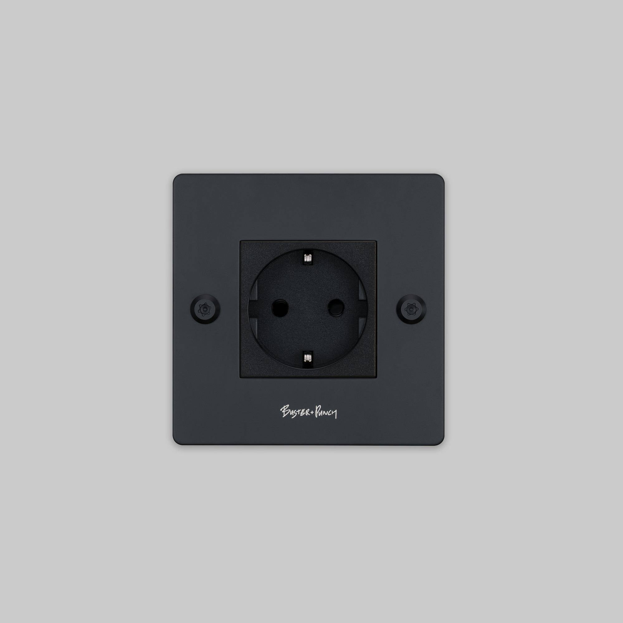 1G SOCKET / SCHUKO TYPE F / LINEAR / WITH LOGO