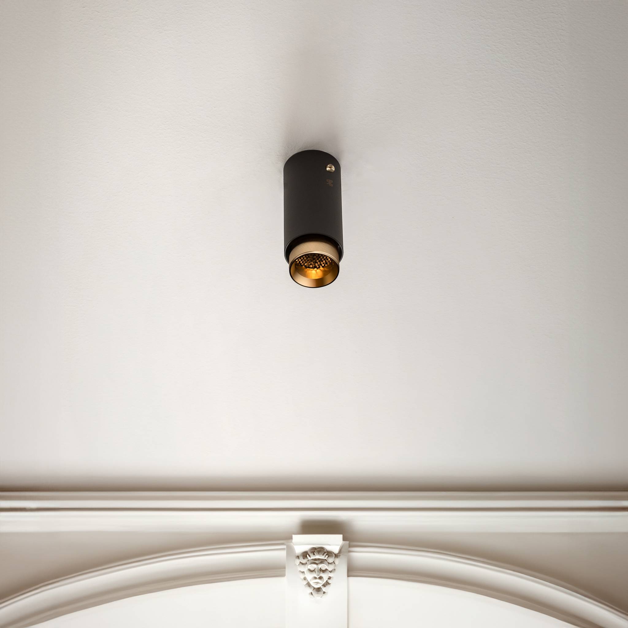 EXHAUST SURFACE / LINEAR  / GRAPHITE