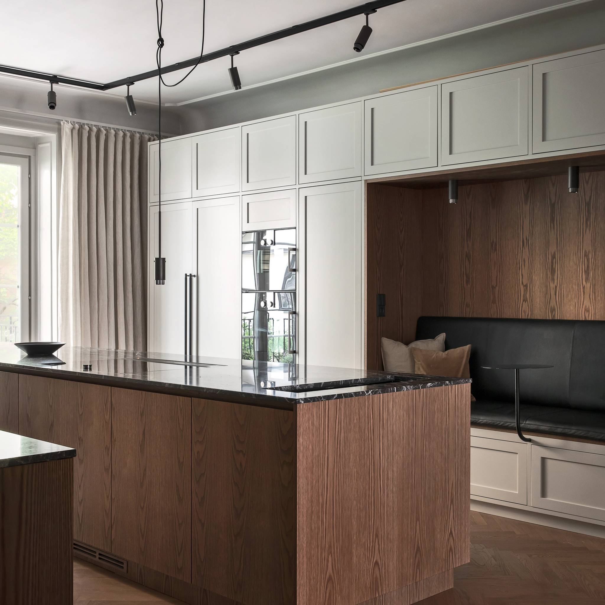 EXHAUST TRACK / CROSS / GRAPHITE