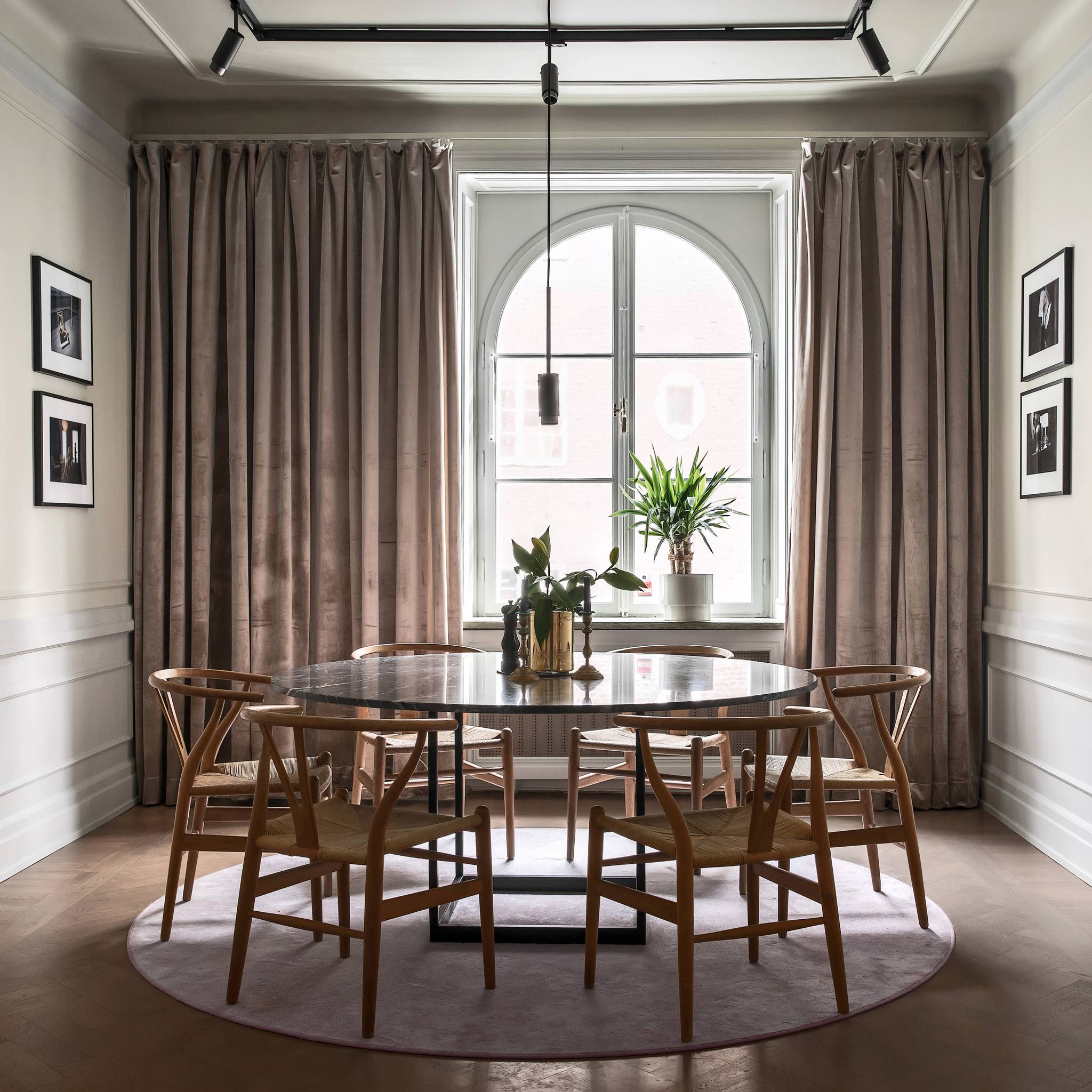 EXHAUST PENDANT / CROSS / GRAPHITE