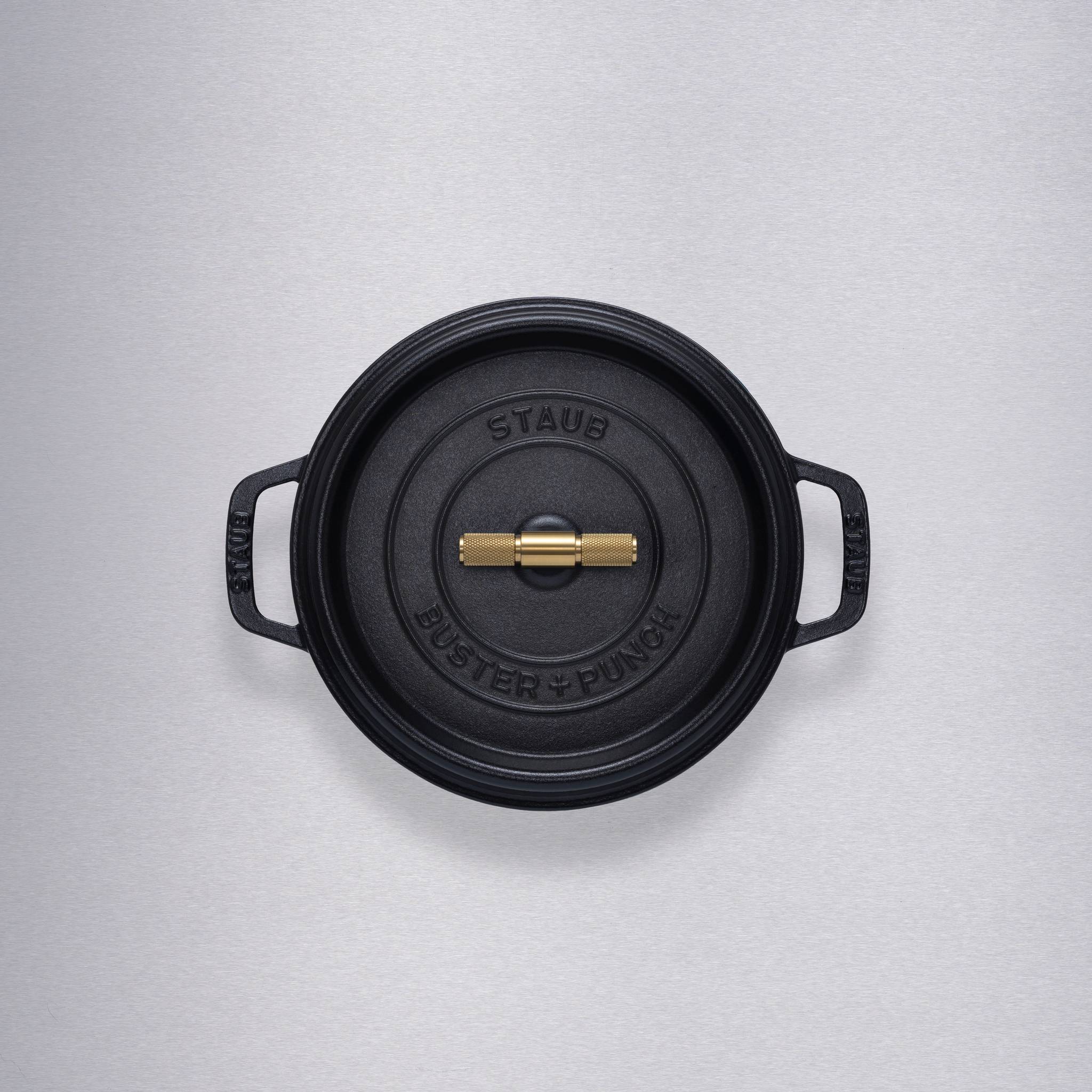 COCOTTE / 9.45 INCHES / CROSS / STAUB / BLACK