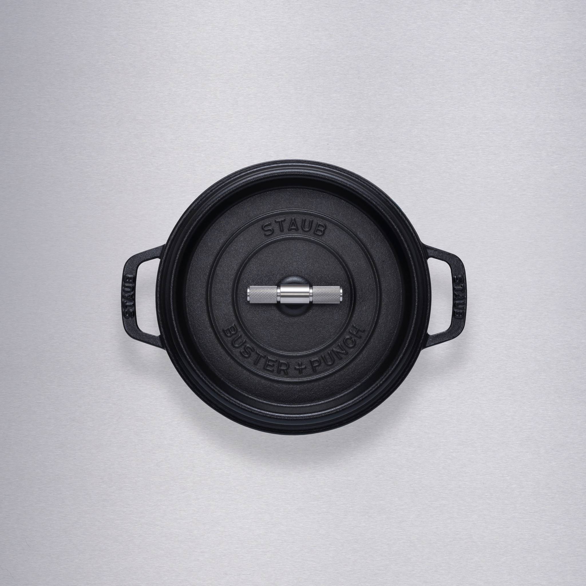 COCOTTE / 9.45 INCHES / CROSS / STAUB / BLACK