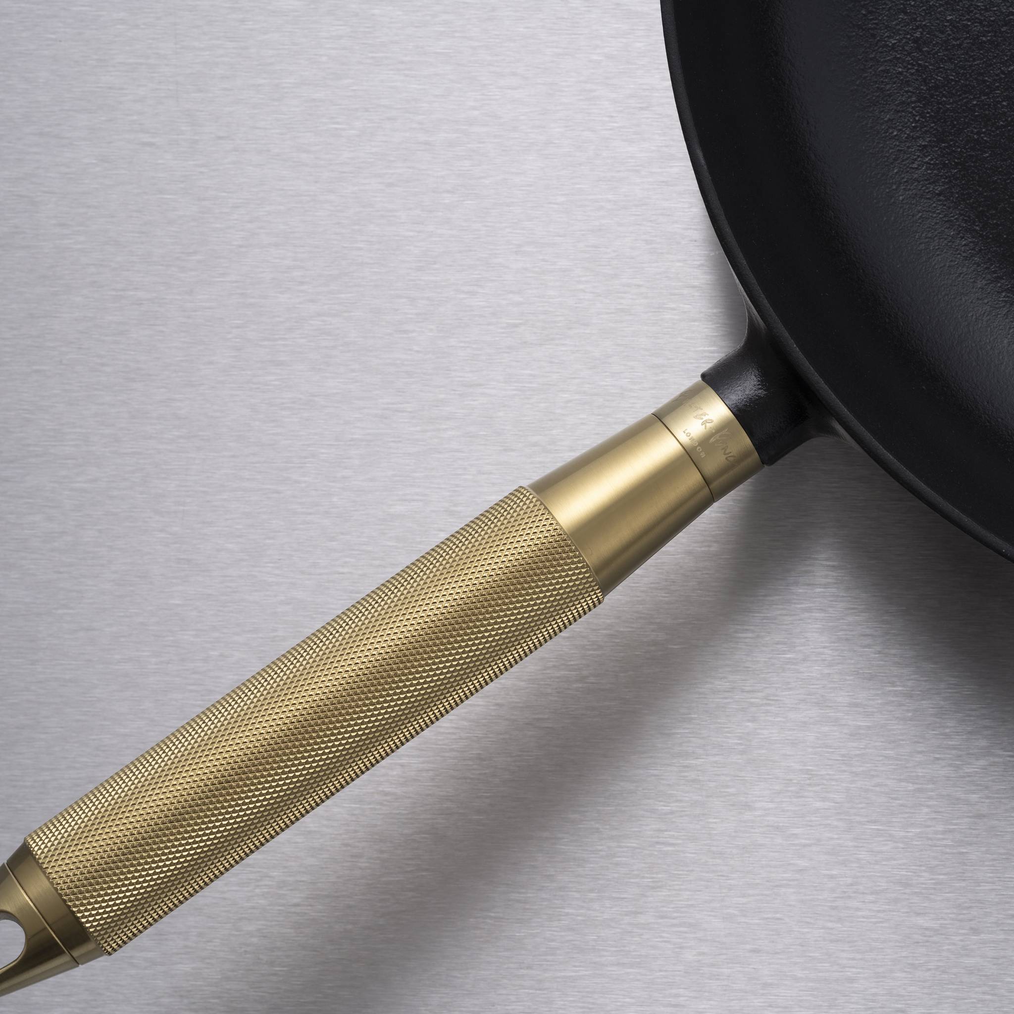 PAN / 11.02 INCHES / CROSS / STAUB