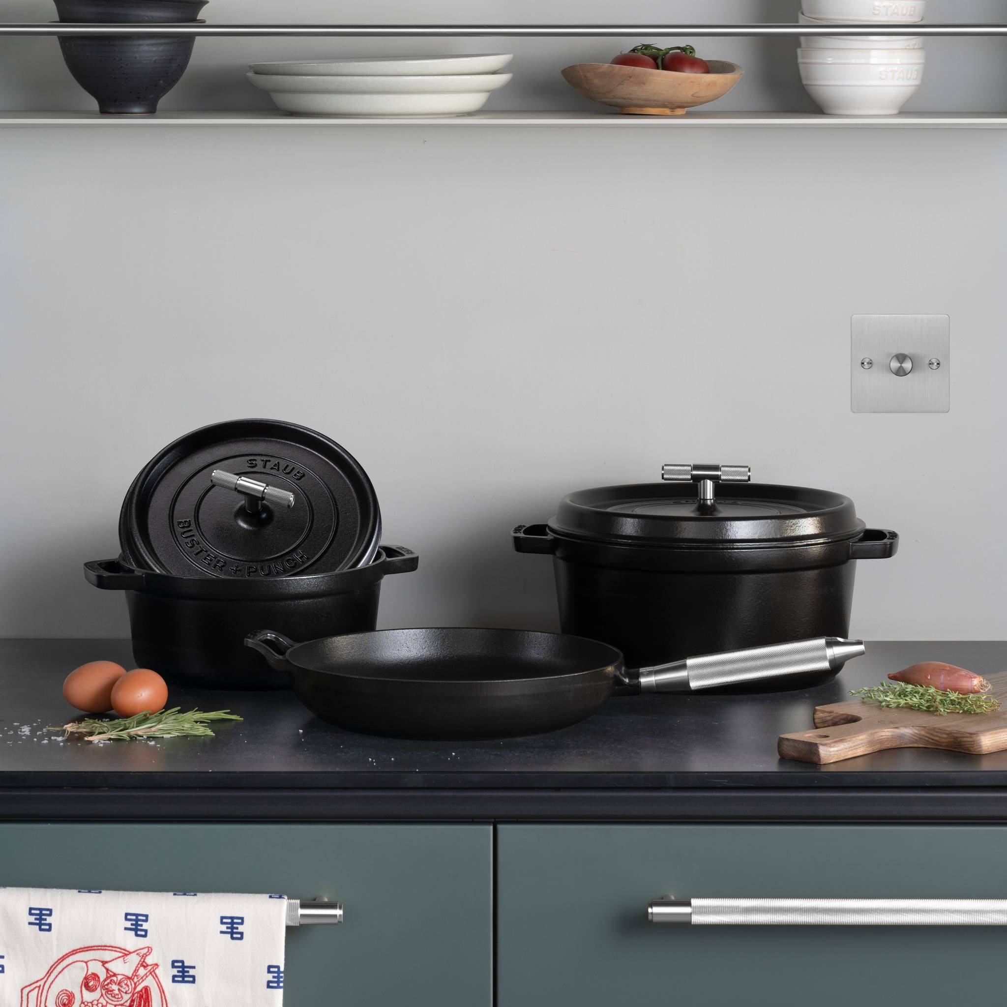 PAN / 11.02 INCHES / CROSS / STAUB