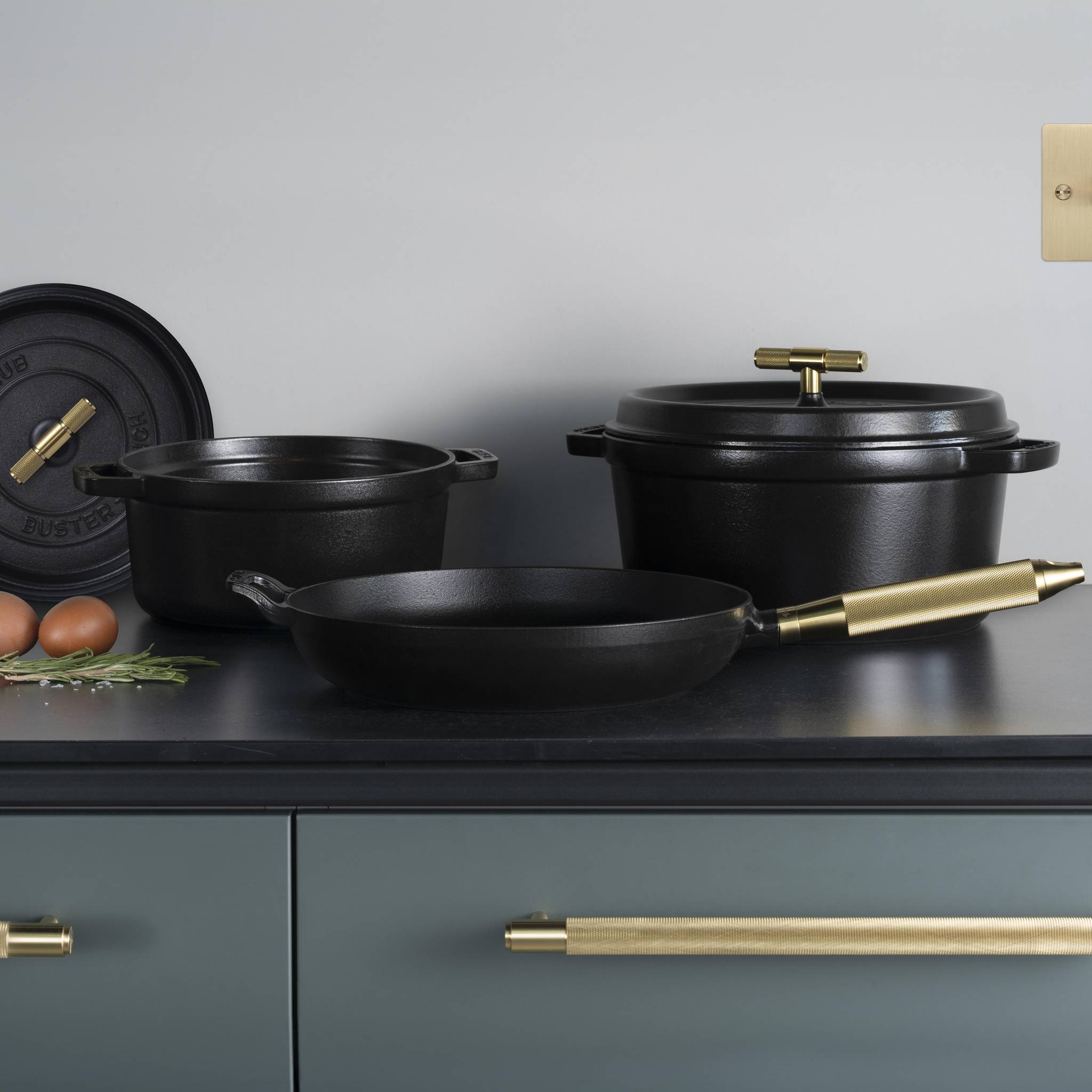 PAN / 11.02 INCHES / CROSS / STAUB