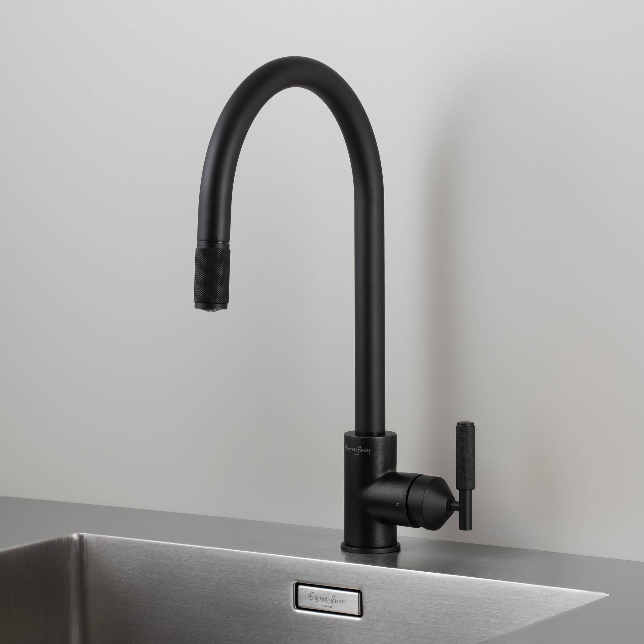 KITCHEN FAUCET / PULL-OUT MIXER / CROSS