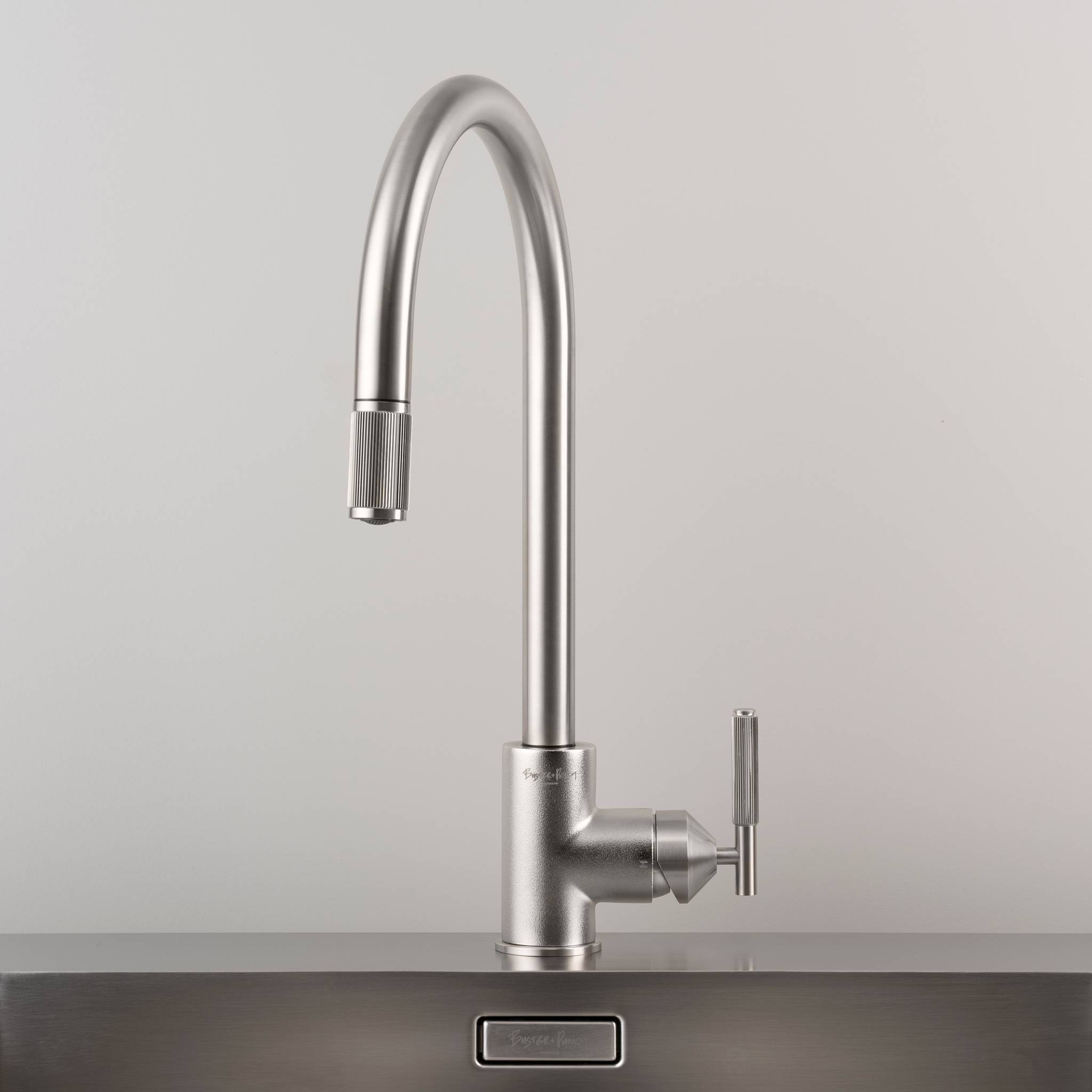 KITCHEN FAUCET / PULL-OUT MIXER / LINEAR