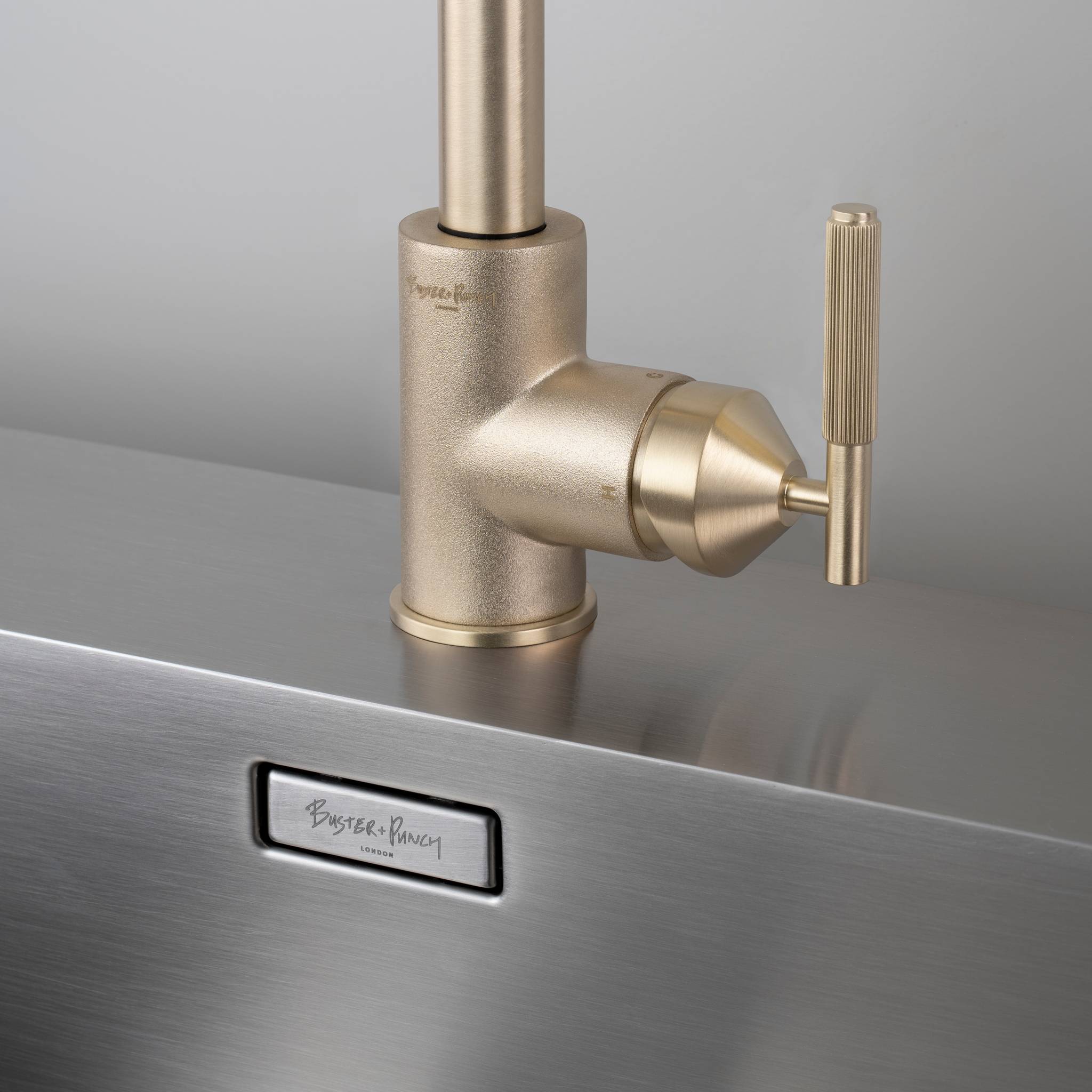 EU KITCHEN TAP / PULL-OUT MIXER / LINEAR