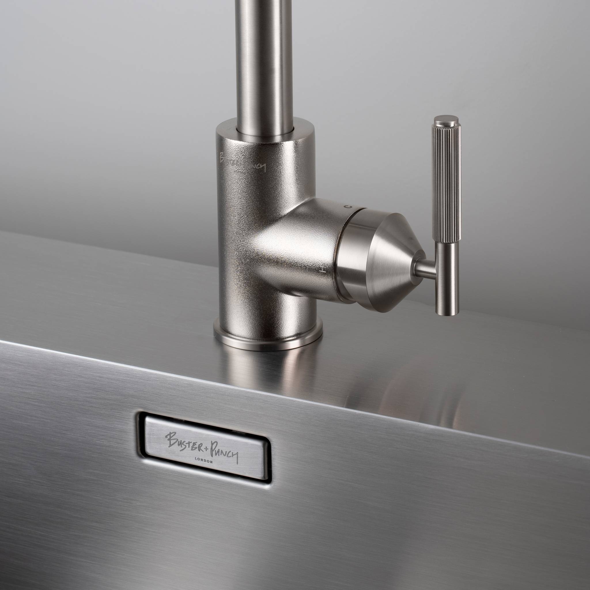 EU KITCHEN TAP / PULL-OUT MIXER / LINEAR