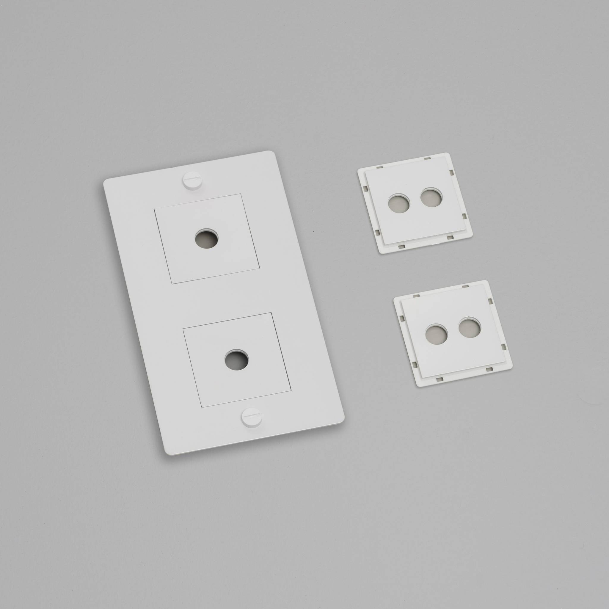 2G WALL PLATE / VERTICAL / WITH INFILLS / WITHOUT LOGO