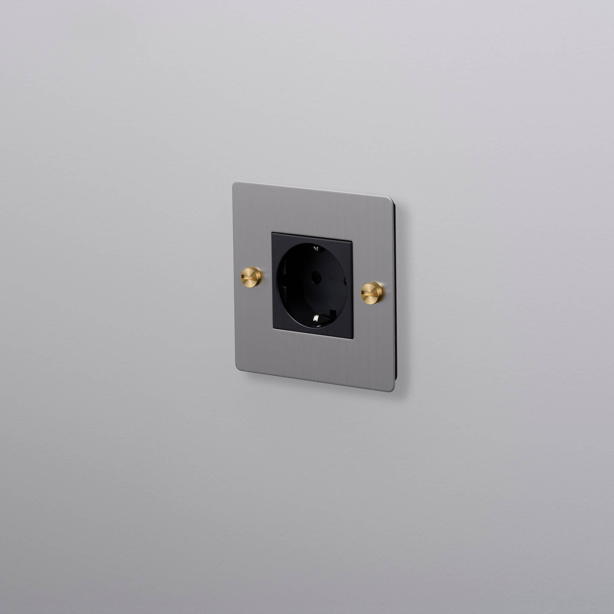 1G SOCKET / SCHUKO TYPE F / CROSS / WITHOUT LOGO