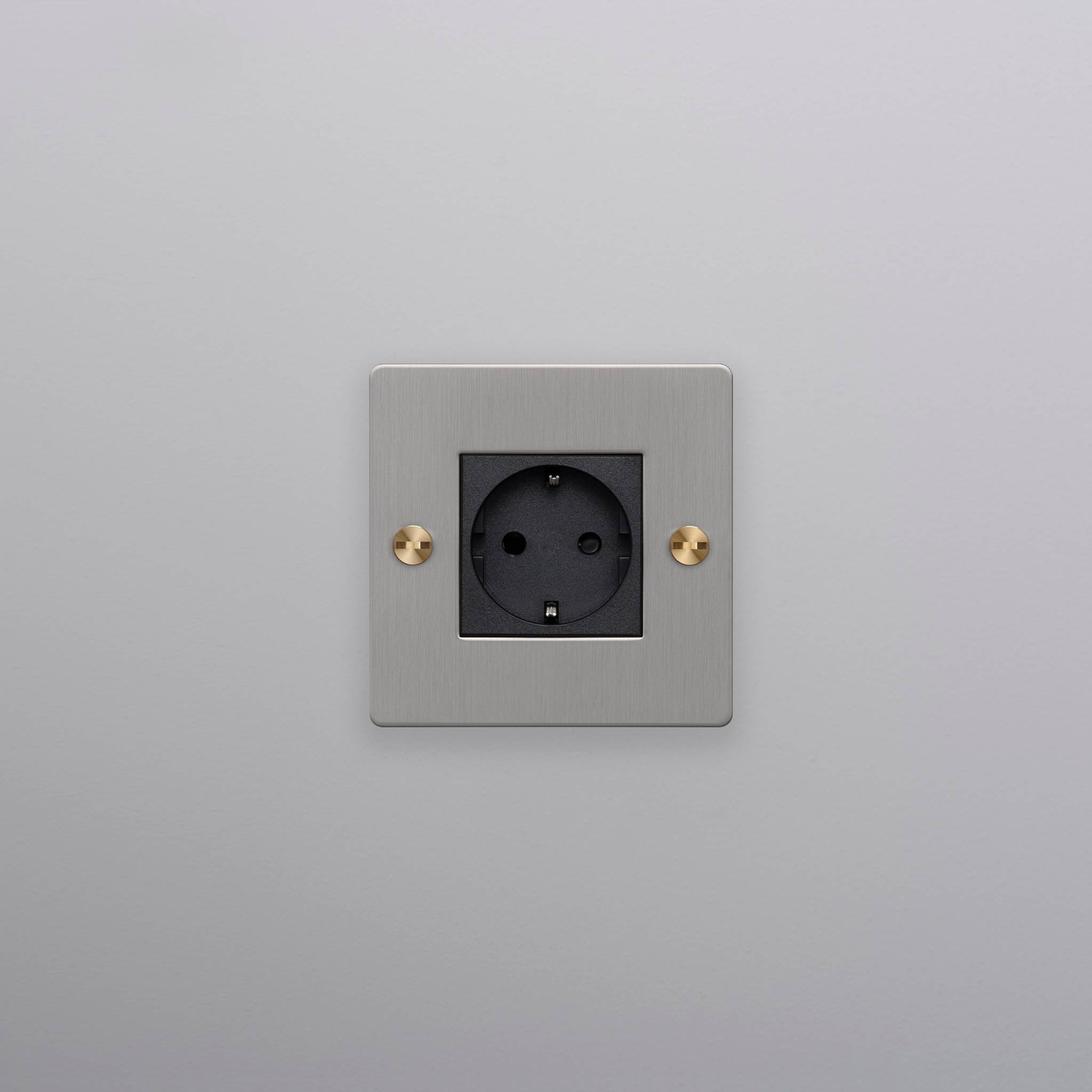 1G SOCKET / SCHUKO TYPE F / CROSS / WITHOUT LOGO