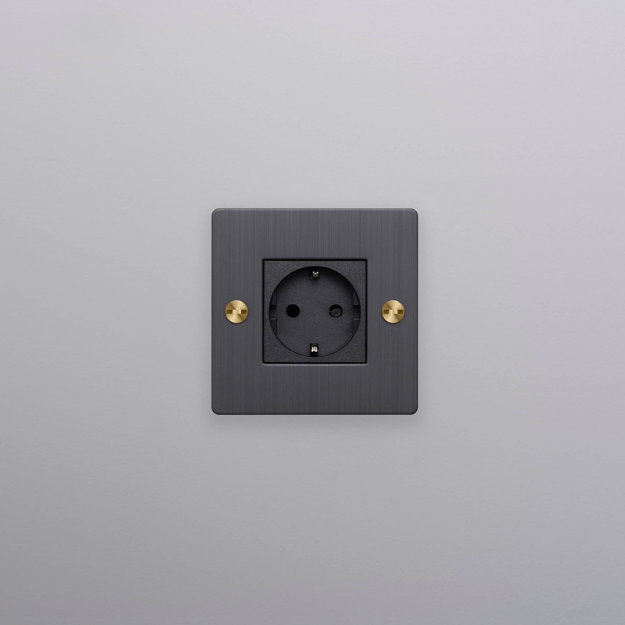 1G SOCKET / SCHUKO TYPE F / CROSS / WITHOUT LOGO