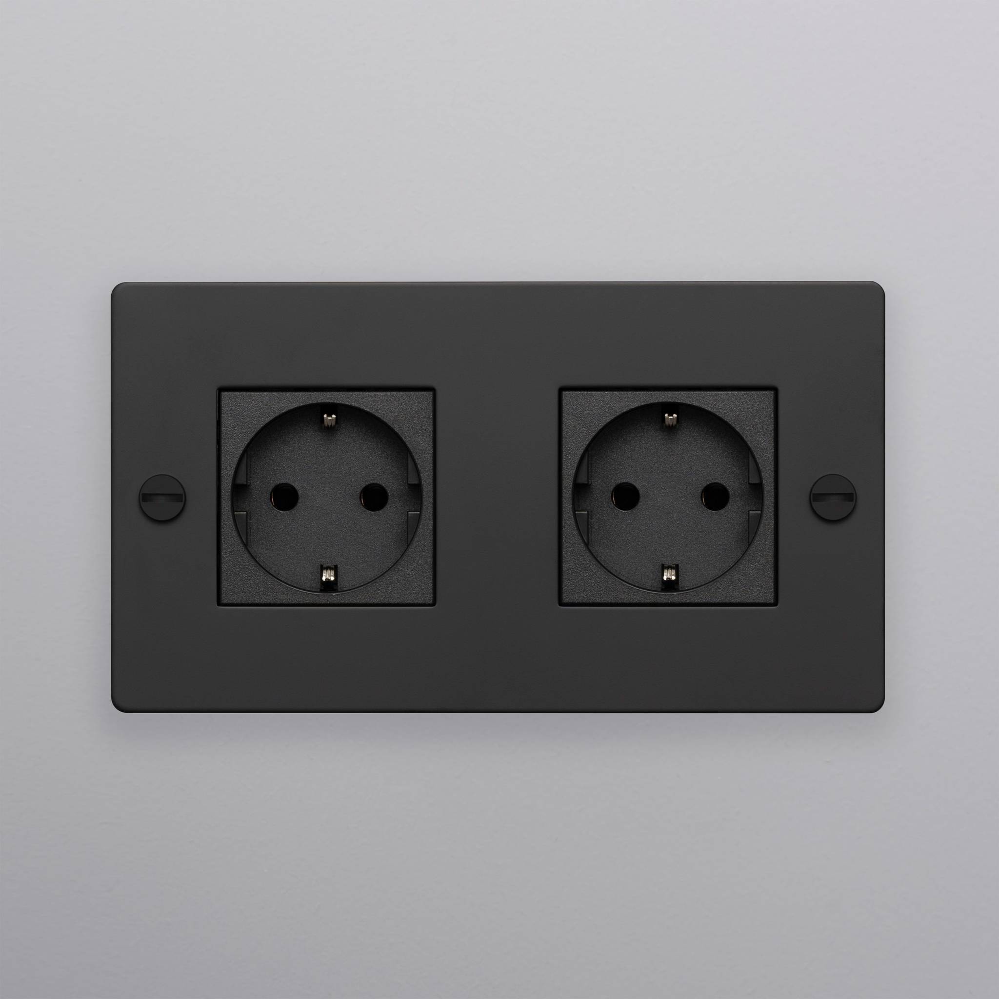2G SOCKET / SCHUKO TYPE F / WITHOUT LOGO