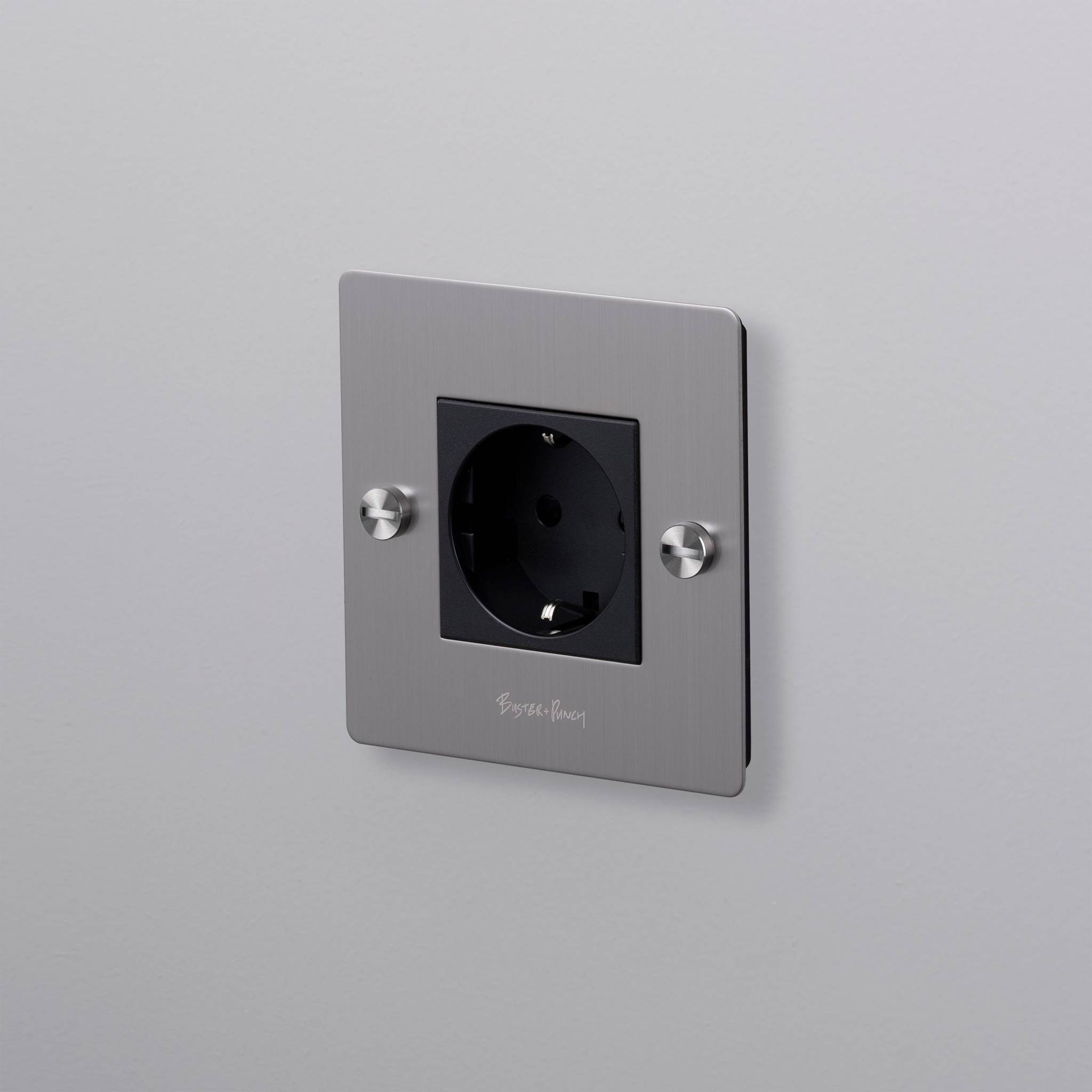 1G SOCKET / SCHUKO TYPE F / CROSS / WITH LOGO