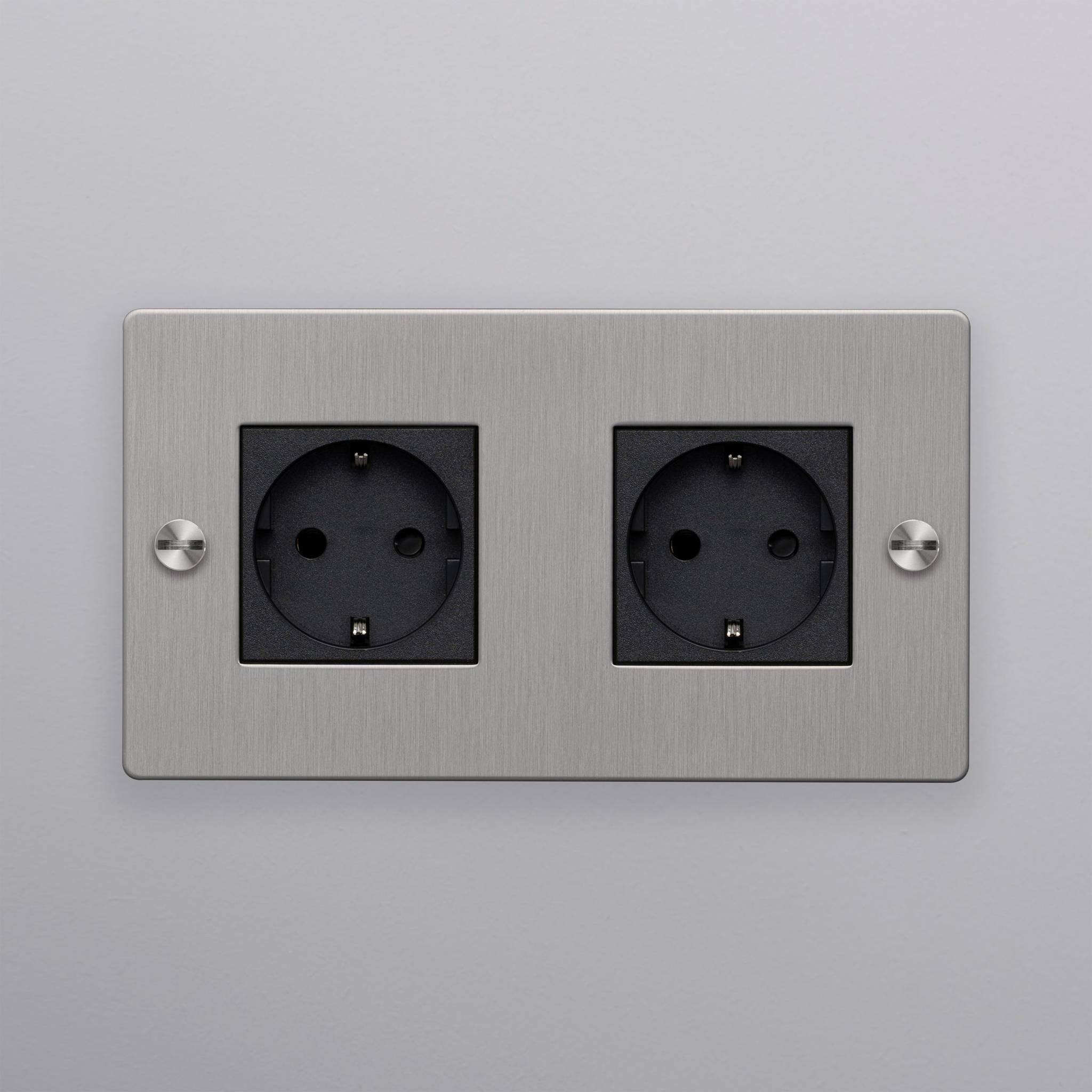 2G SOCKET / SCHUKO TYPE F / WITHOUT LOGO