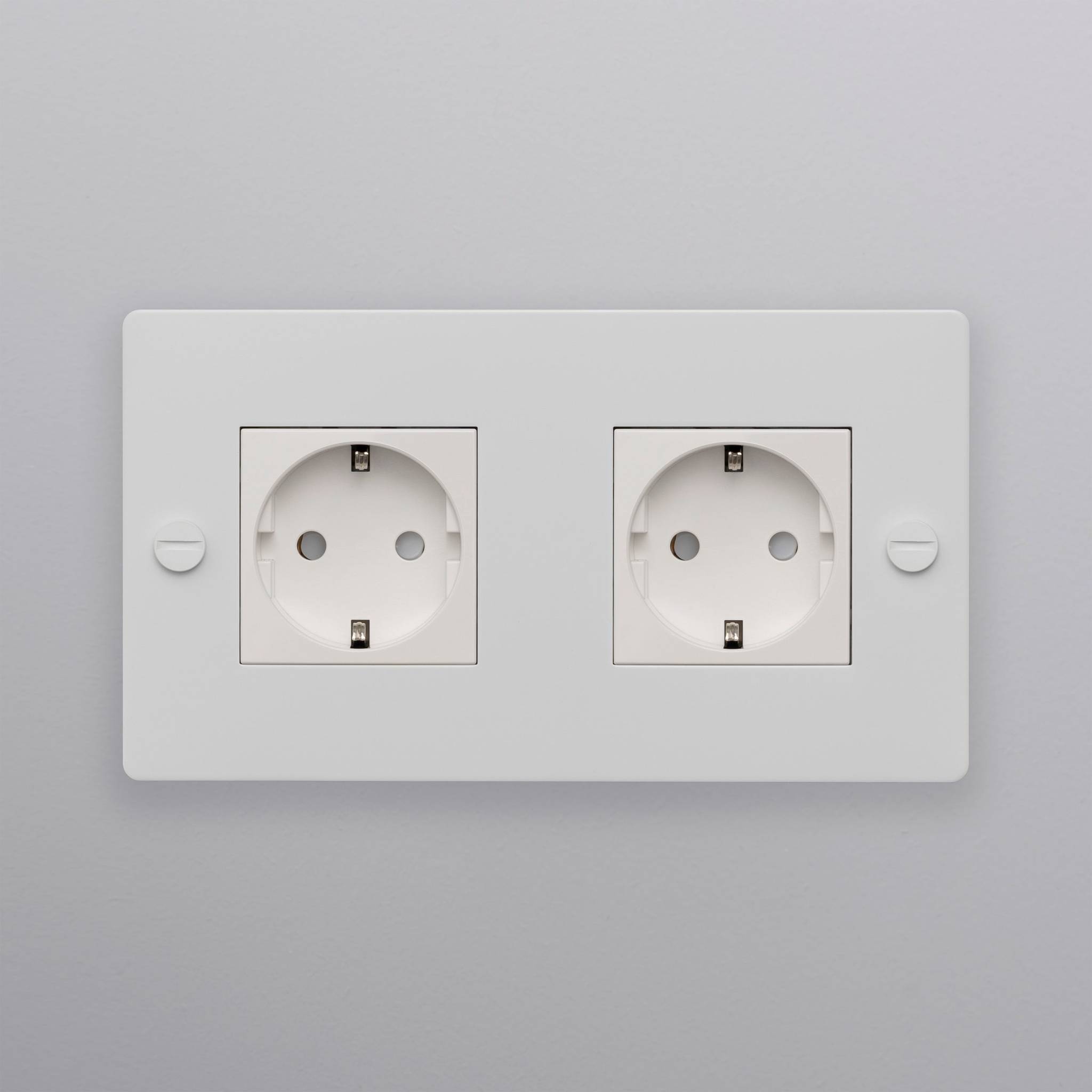 2G SOCKET / SCHUKO TYPE F / WITHOUT LOGO