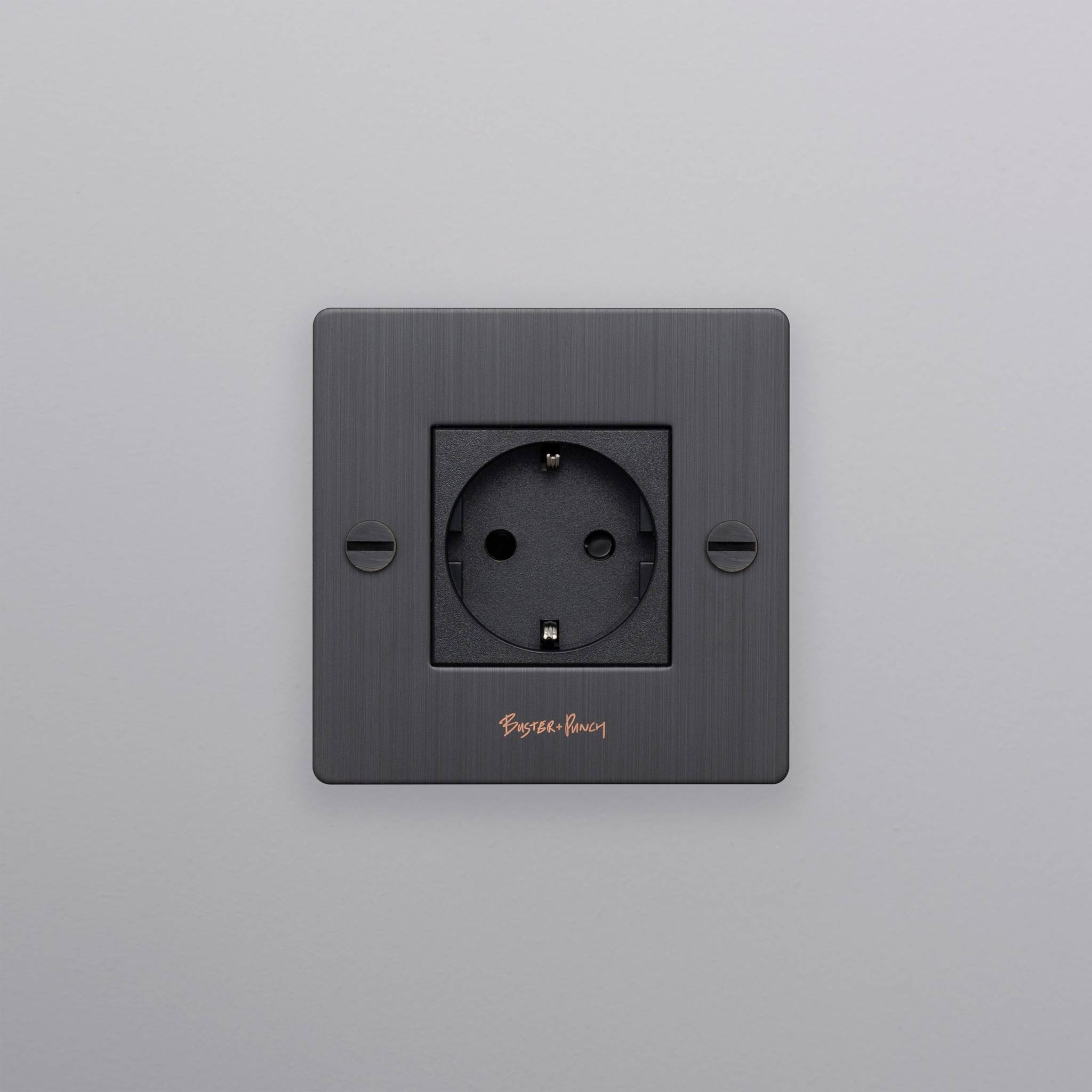 1G SOCKET / SCHUKO TYPE F / CROSS / WITH LOGO