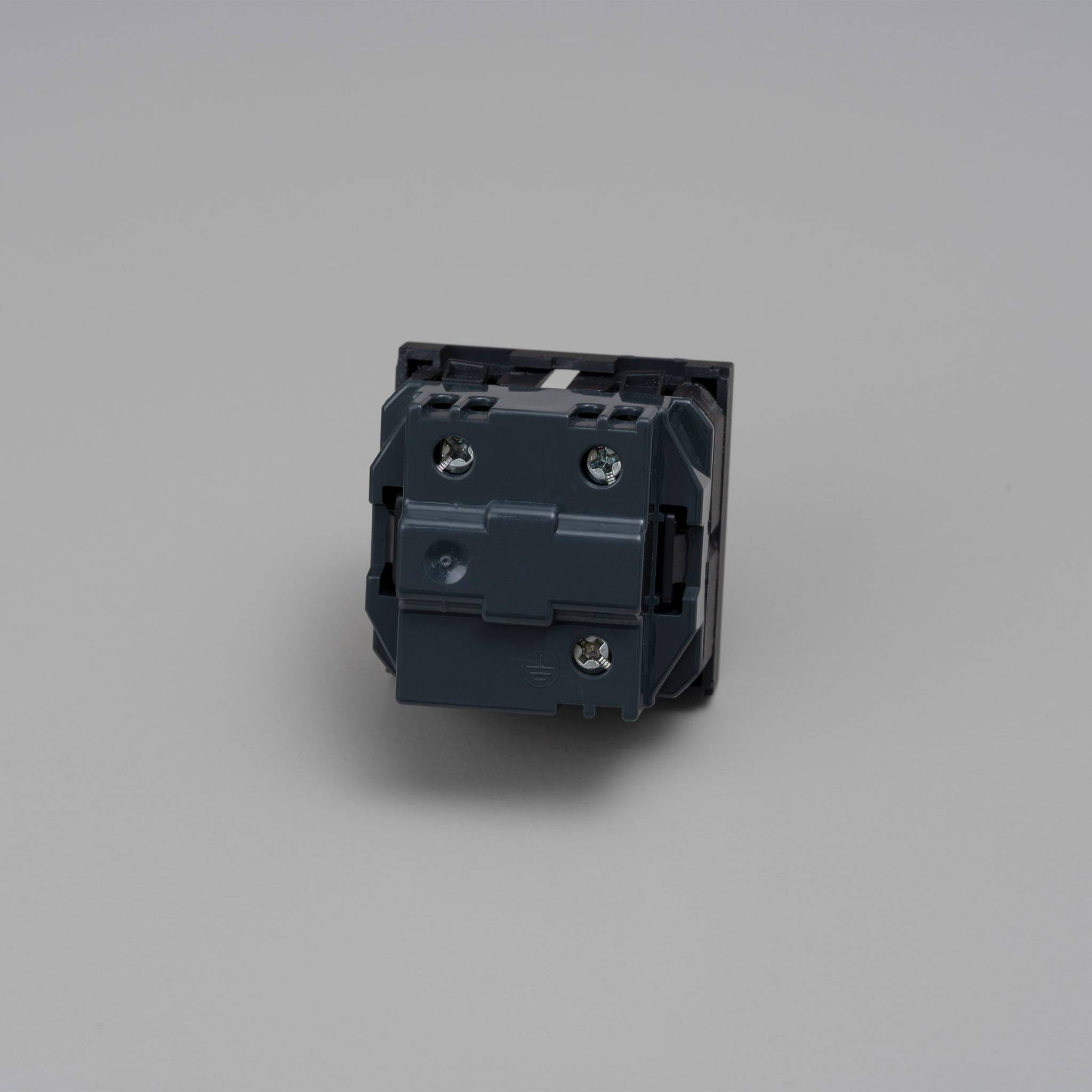 ITALIAN SOCKET MODULE / TYPE F + L / 45 MM