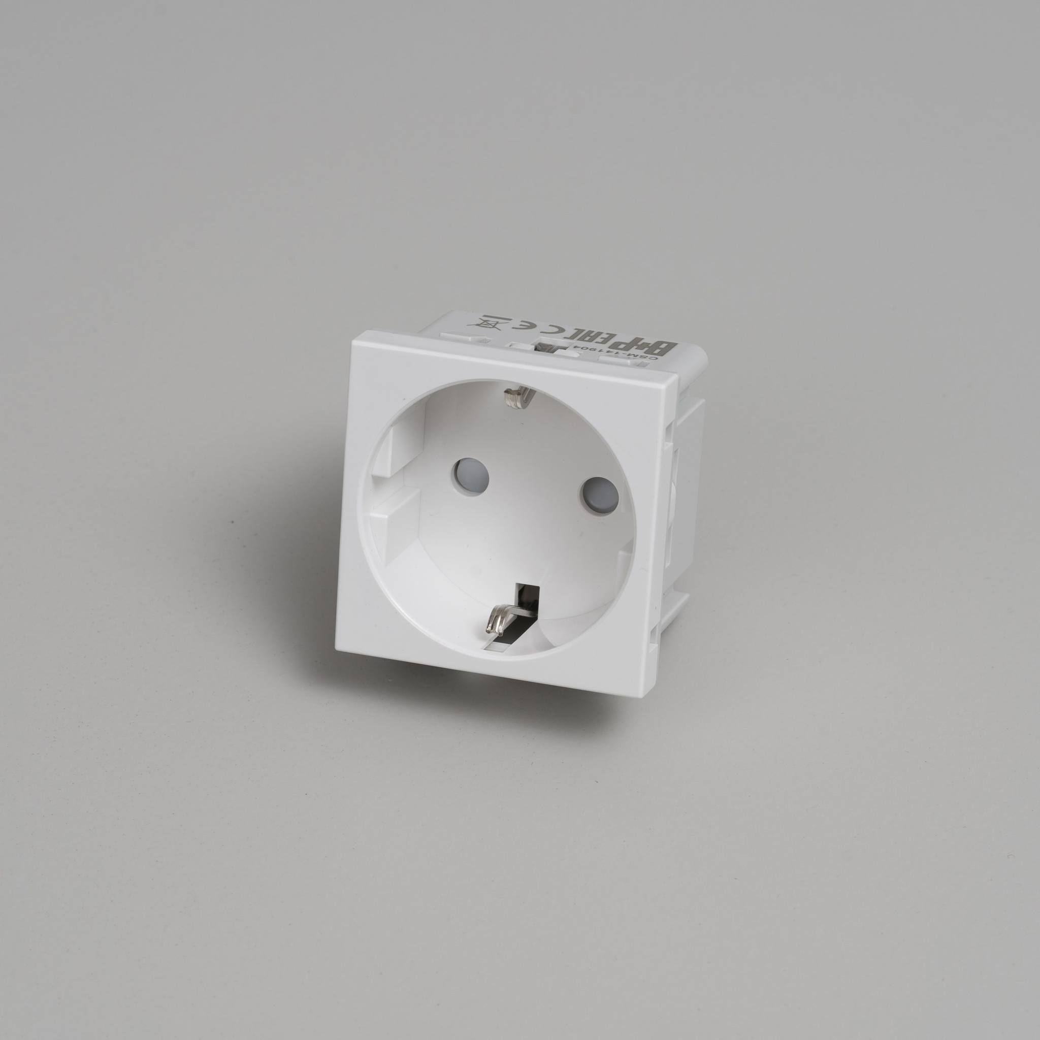SCHUKO SOCKET MODULE / TYPE F / 45 MM