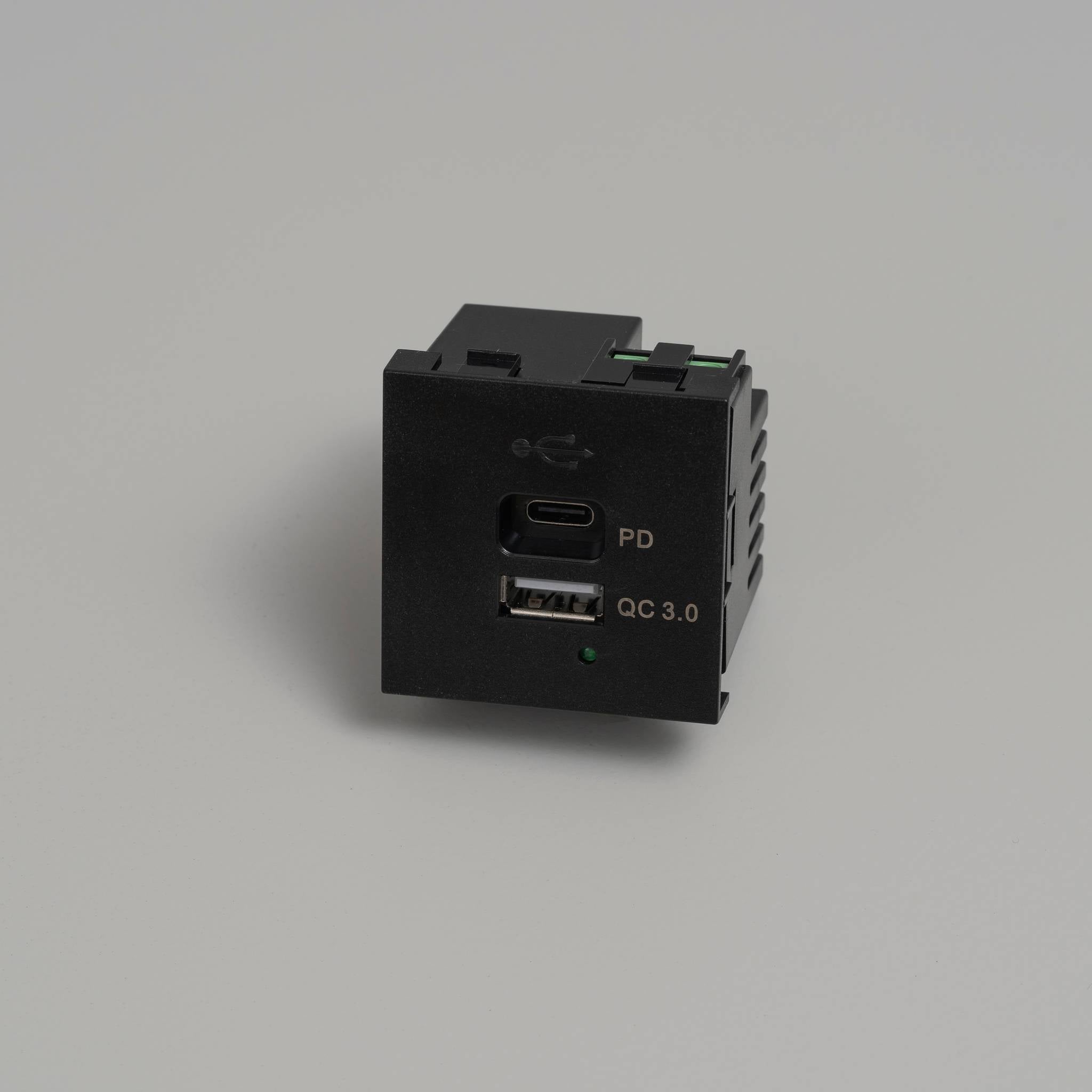 USB MODULE / USB A + C QUICKCHARGE / 45 MM