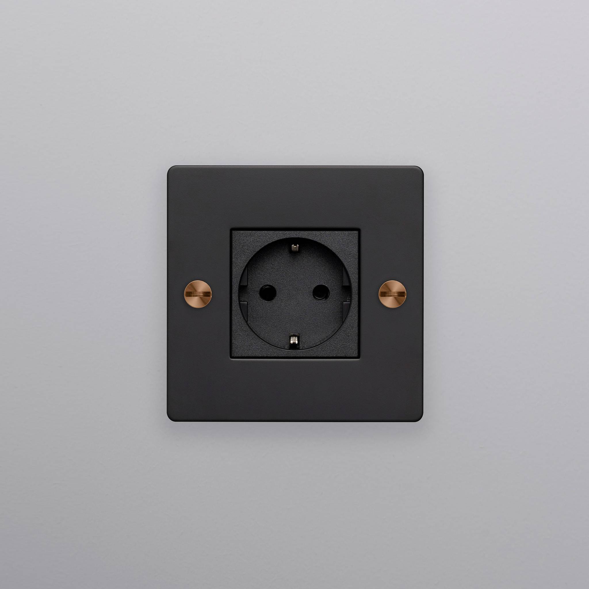 1G SOCKET / SCHUKO TYPE F / CROSS / WITHOUT LOGO