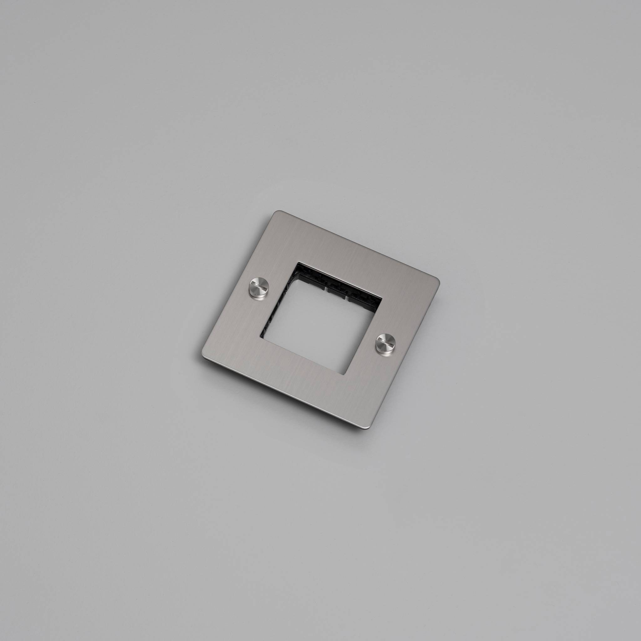 1G WALL PLATE / HORIZONTAL / NO INFILLS / WITHOUT LOGO