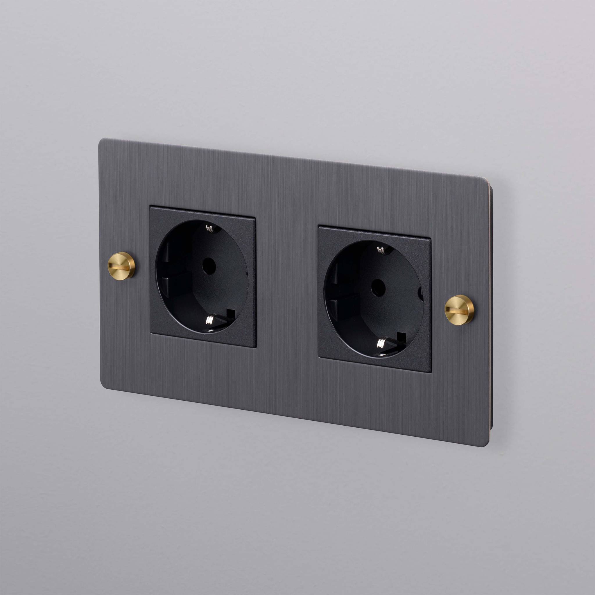 2G WALL PLATE / HORIZONTAL / NO INFILLS / WITHOUT LOGO