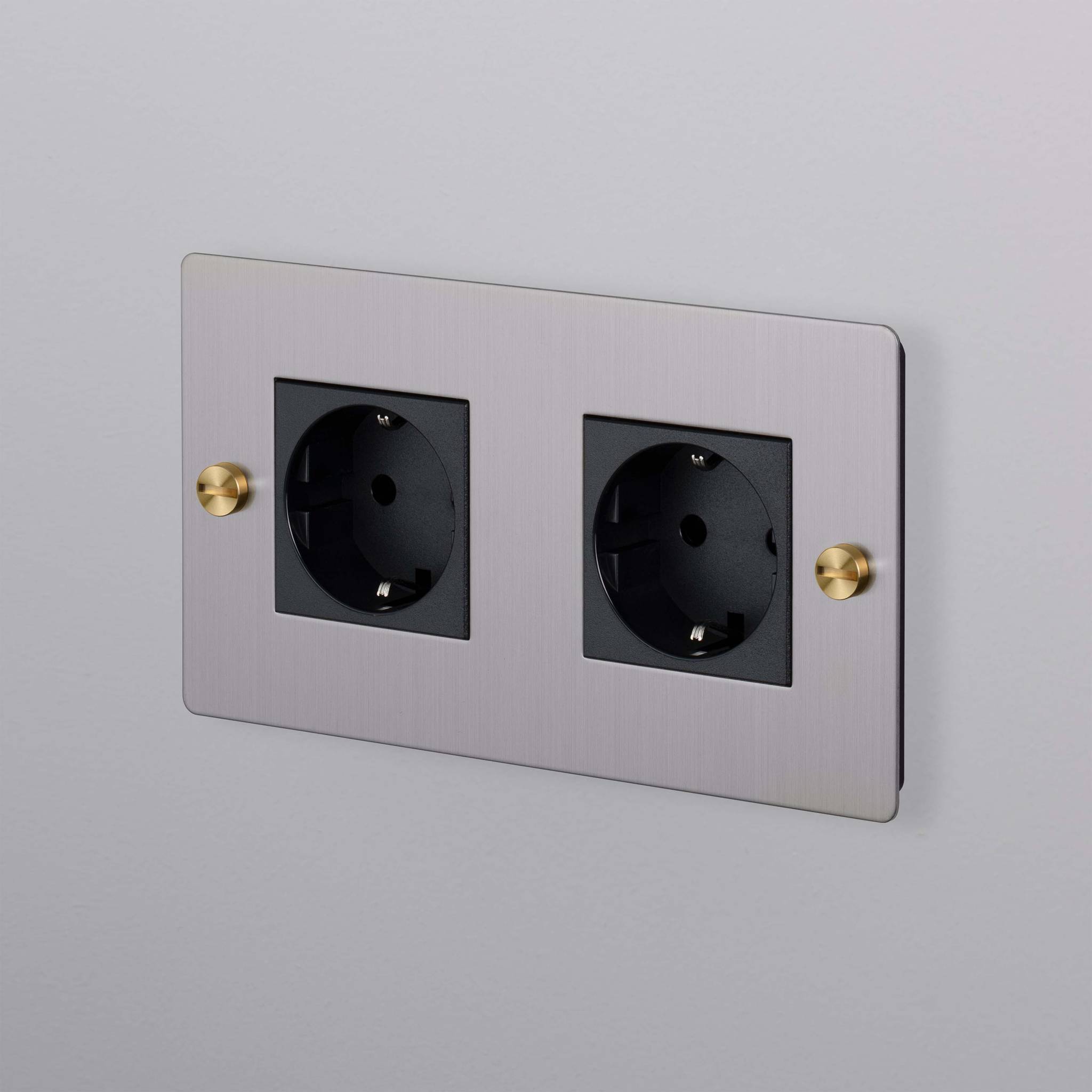 2G WALL PLATE / HORIZONTAL / NO INFILLS / WITHOUT LOGO