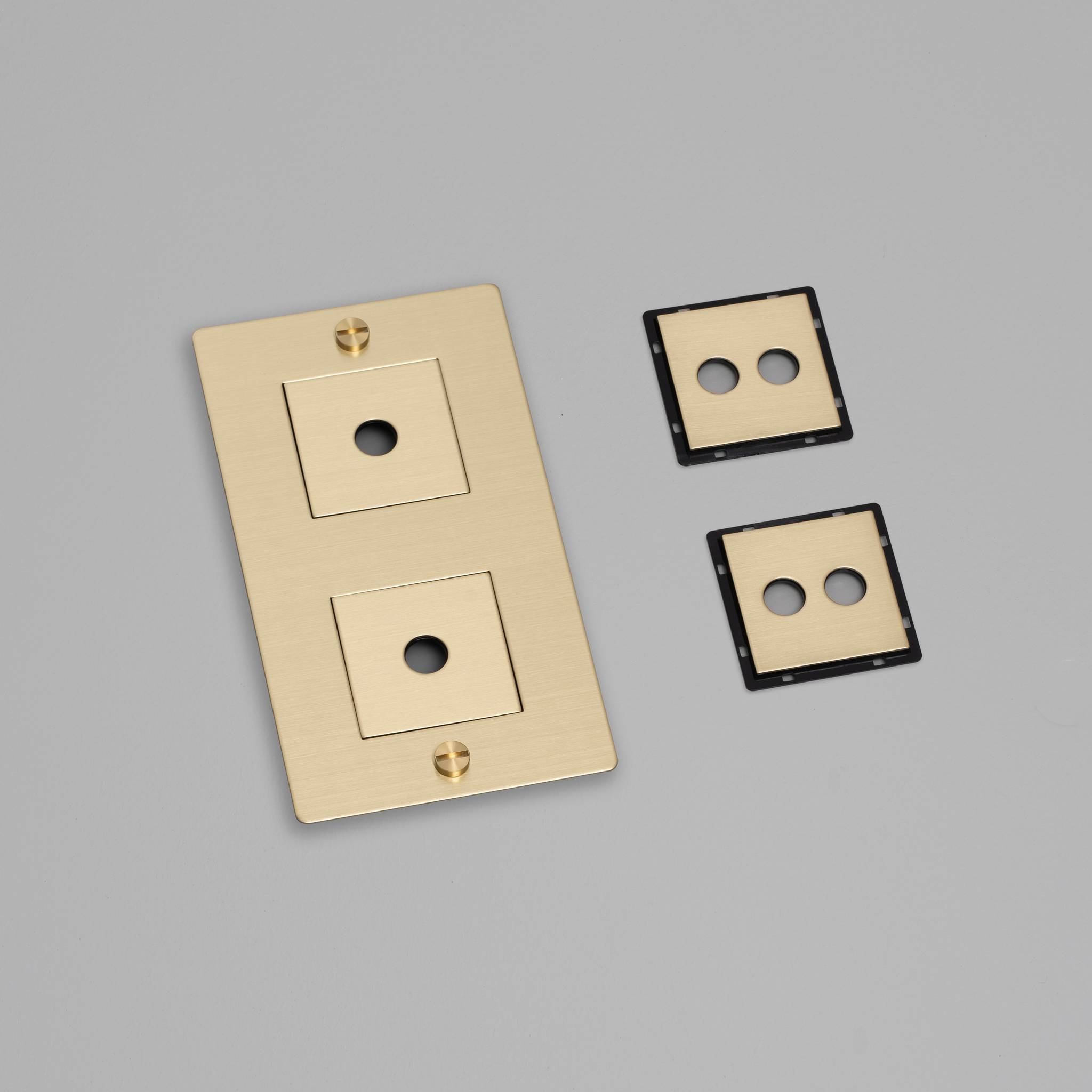 2G WALL PLATE / VERTICAL / WITH INFILLS / WITHOUT LOGO