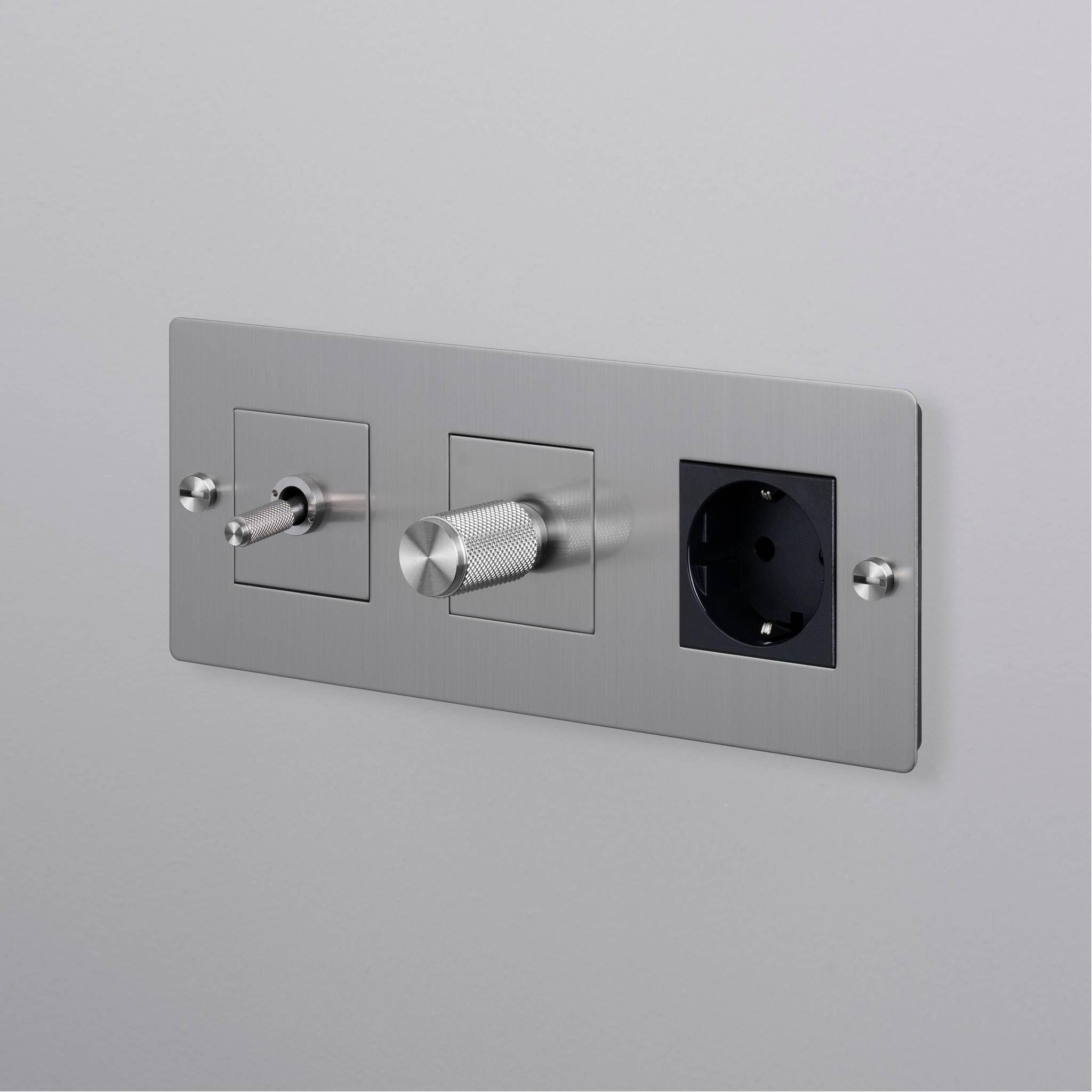 3G WALL PLATE / HORIZONTAL / WITH INFILLS / WITHOUT LOGO